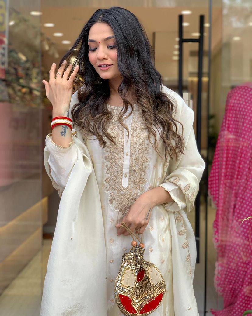 Women’s White Viscose Jacquard Embroidered Kurta Set with Rayon Bottom & Chanderi Embroidered Dupatta