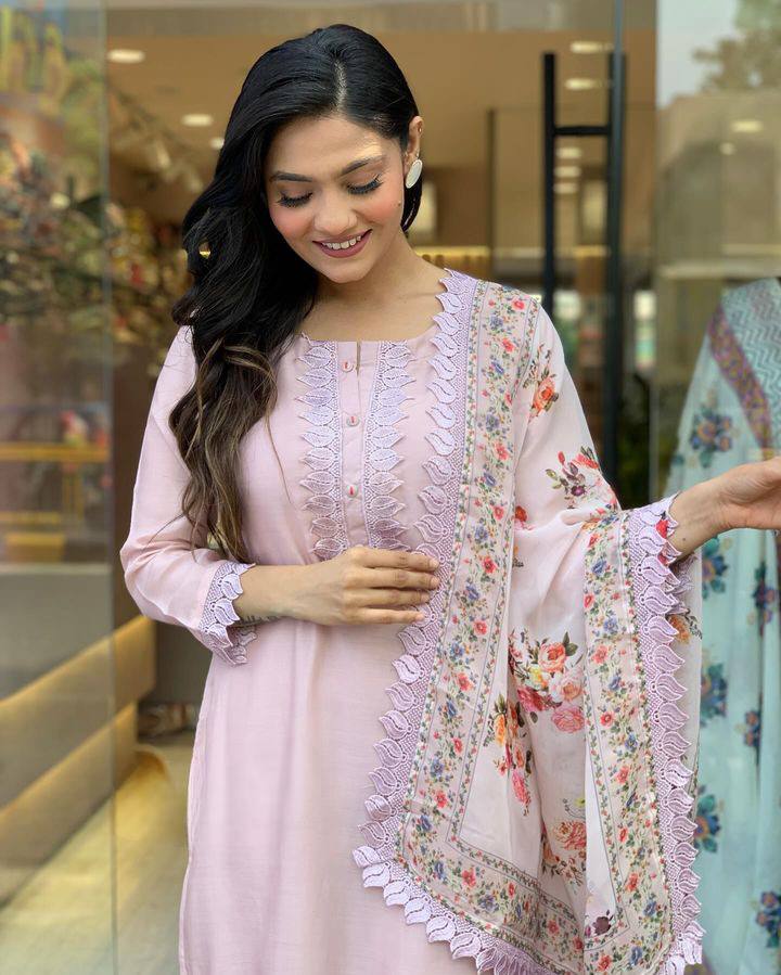 Women’s Baby Pink Ethnic Viscose Chanderi Lace-Work Kurta Set with Designer Dupatta