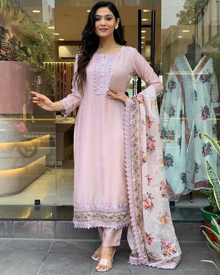 Women’s Baby Pink Ethnic Viscose Chanderi Lace-Work Kurta Set with Designer Dupatta