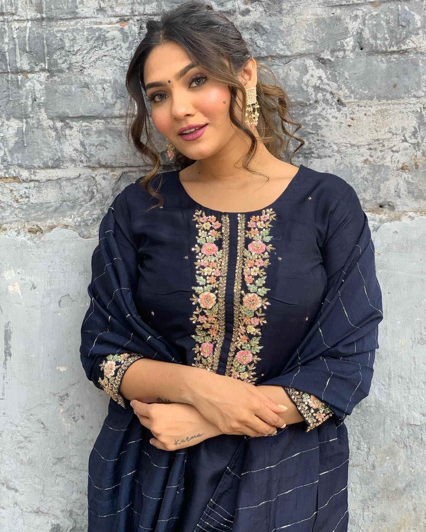 Women’s Navy Blue Viscose Chanderi Coding Embroidery Kurta Set with Lace Work Bottom & Jacquard Dupatta