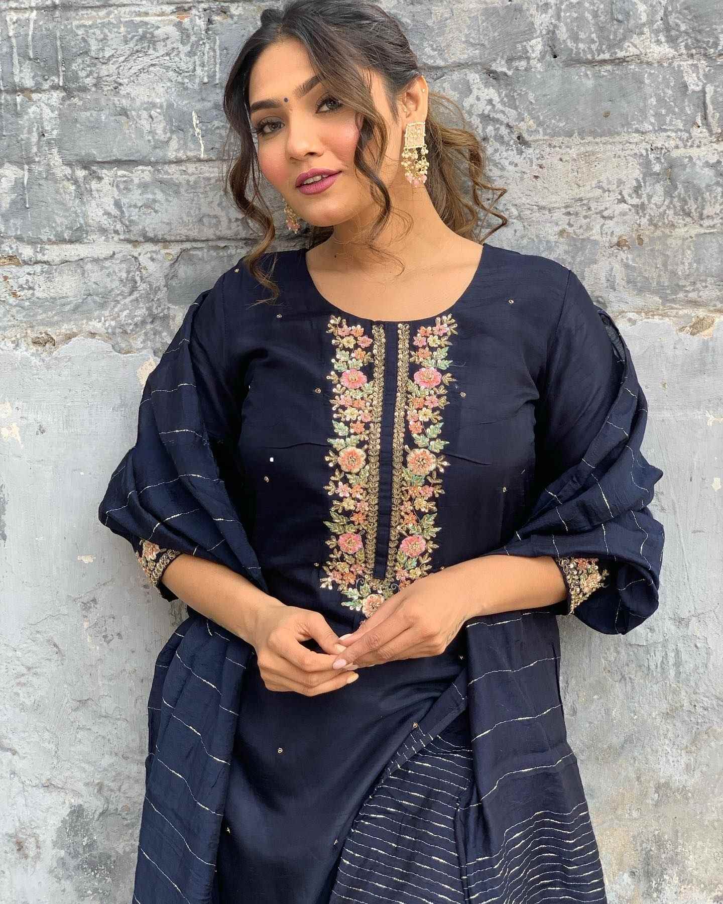 Women’s Navy Blue Viscose Chanderi Coding Embroidery Kurta Set with Lace Work Bottom & Jacquard Dupatta