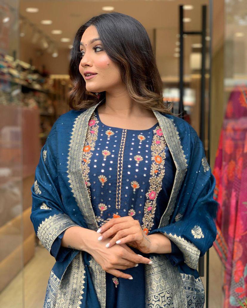 Women’s Navy Blue Ethnic Kurta Set in Viscose Rayon with Coding Embroidery and Jacquard Dupatta