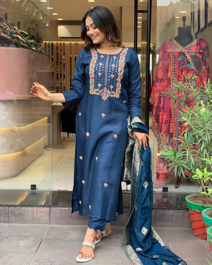 Women’s Navy Blue Ethnic Kurta Set in Viscose Rayon with Coding Embroidery and Jacquard Dupatta