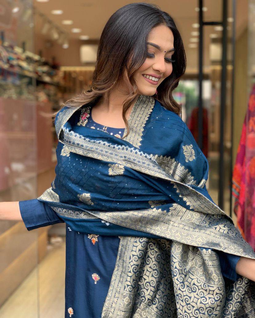 Women’s Navy Blue Ethnic Kurta Set in Viscose Rayon with Coding Embroidery and Jacquard Dupatta
