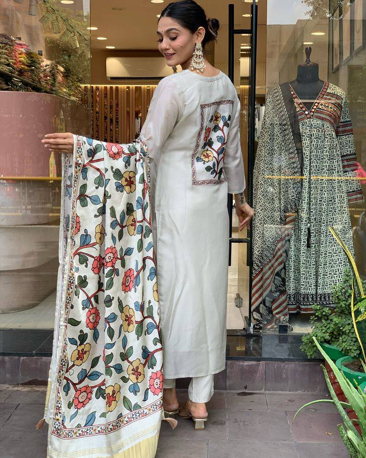 Women’s Cream Viscose Chanderi Coding Embroidered Kurta Set with Lagdi Satin Dupatta