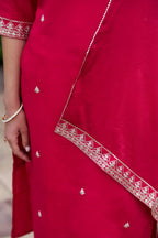 Women’s Pink Viscose Chanderi Coding Embroidered Kurta Set with Chinon Dupatta