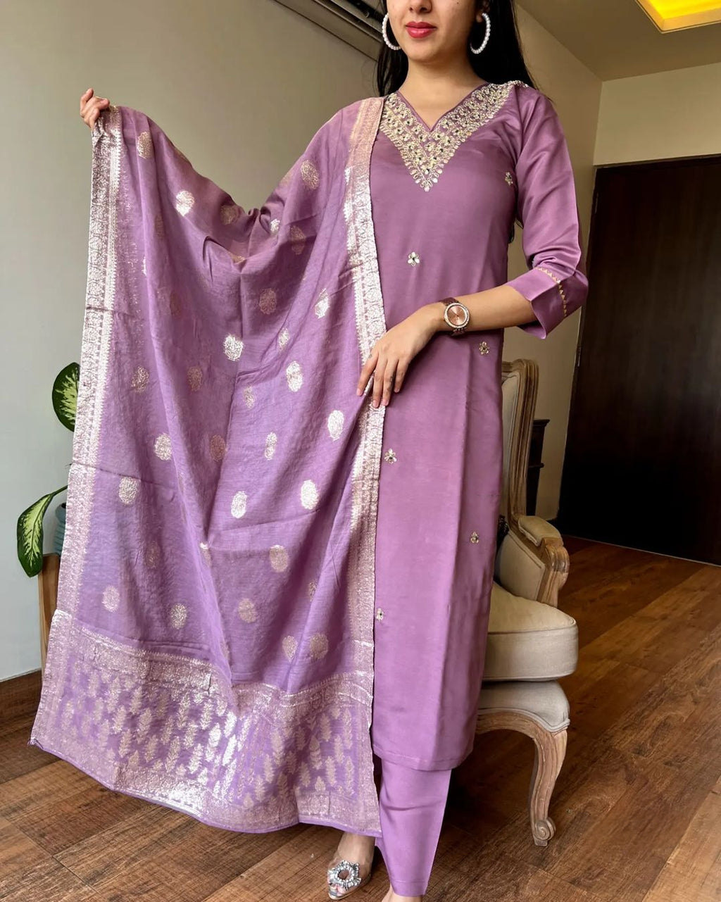 Women's Lavender Embroidered Chanderi Silk Kurta Set – Graceful & Festive