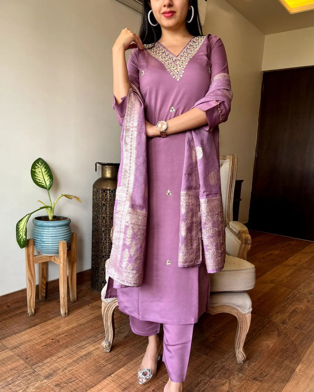 Women's Lavender Embroidered Chanderi Silk Kurta Set – Graceful & Festive