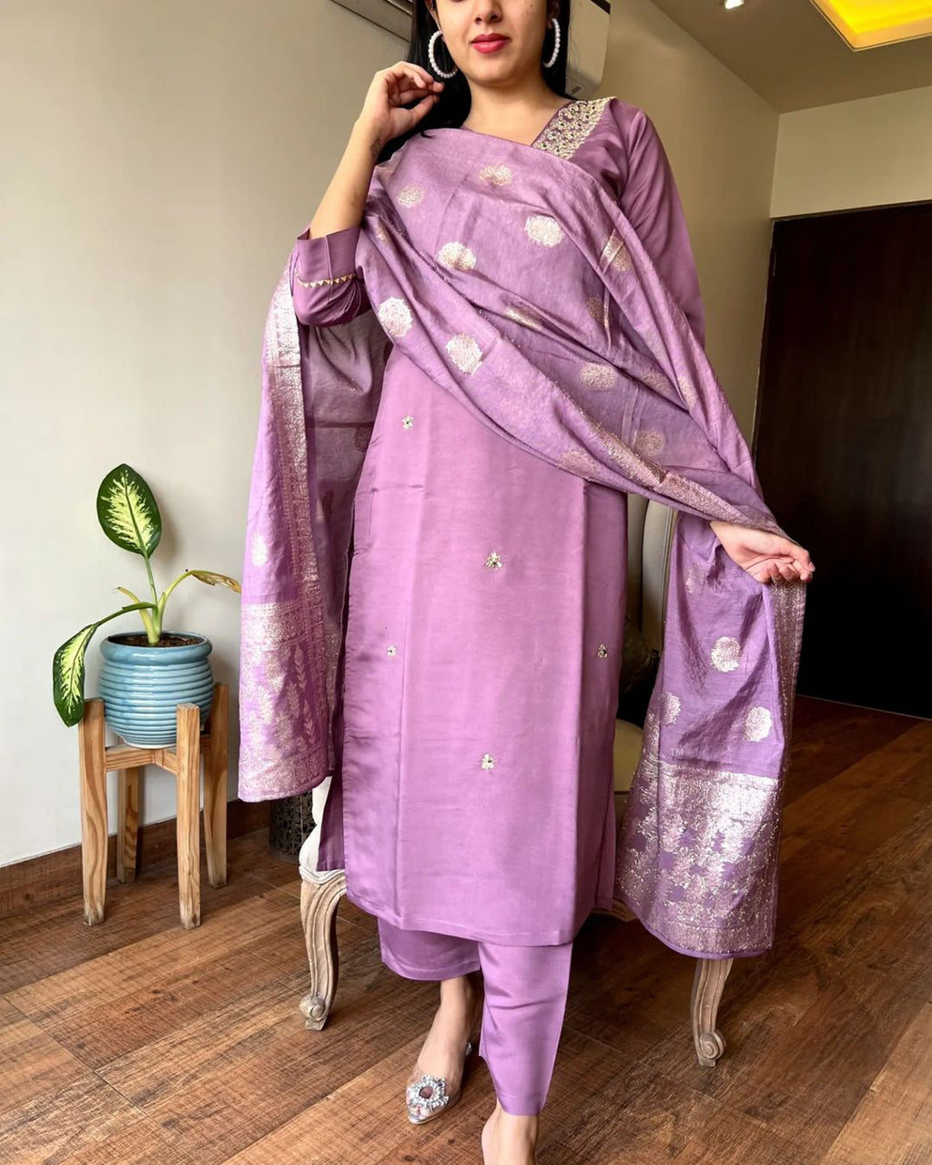 Women's Lavender Embroidered Chanderi Silk Kurta Set – Graceful & Festive