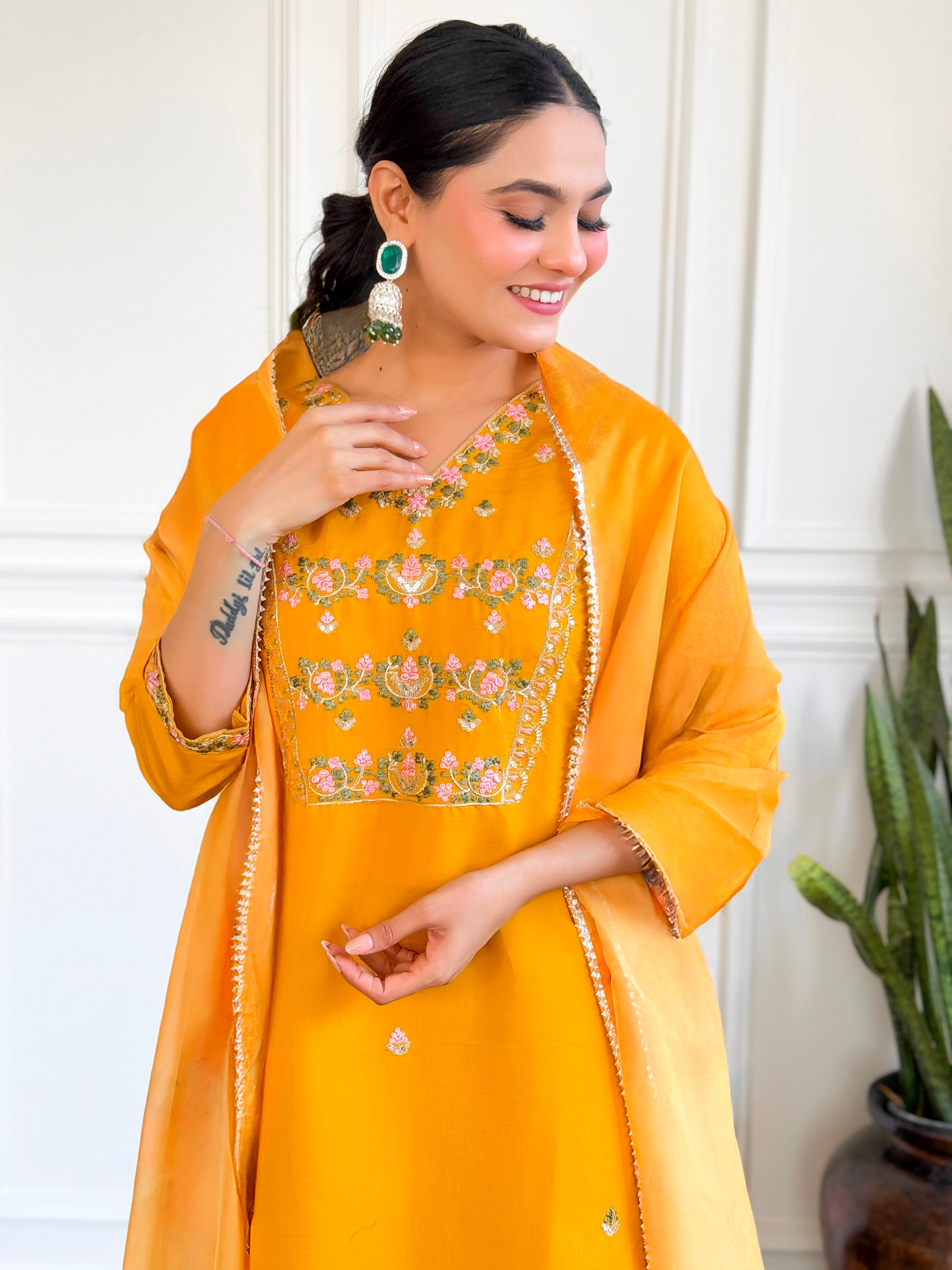 Women's Yellow Chanderi Silk Embroidery Kurta Set with Lace-Edged Teby Nylon Dupatta