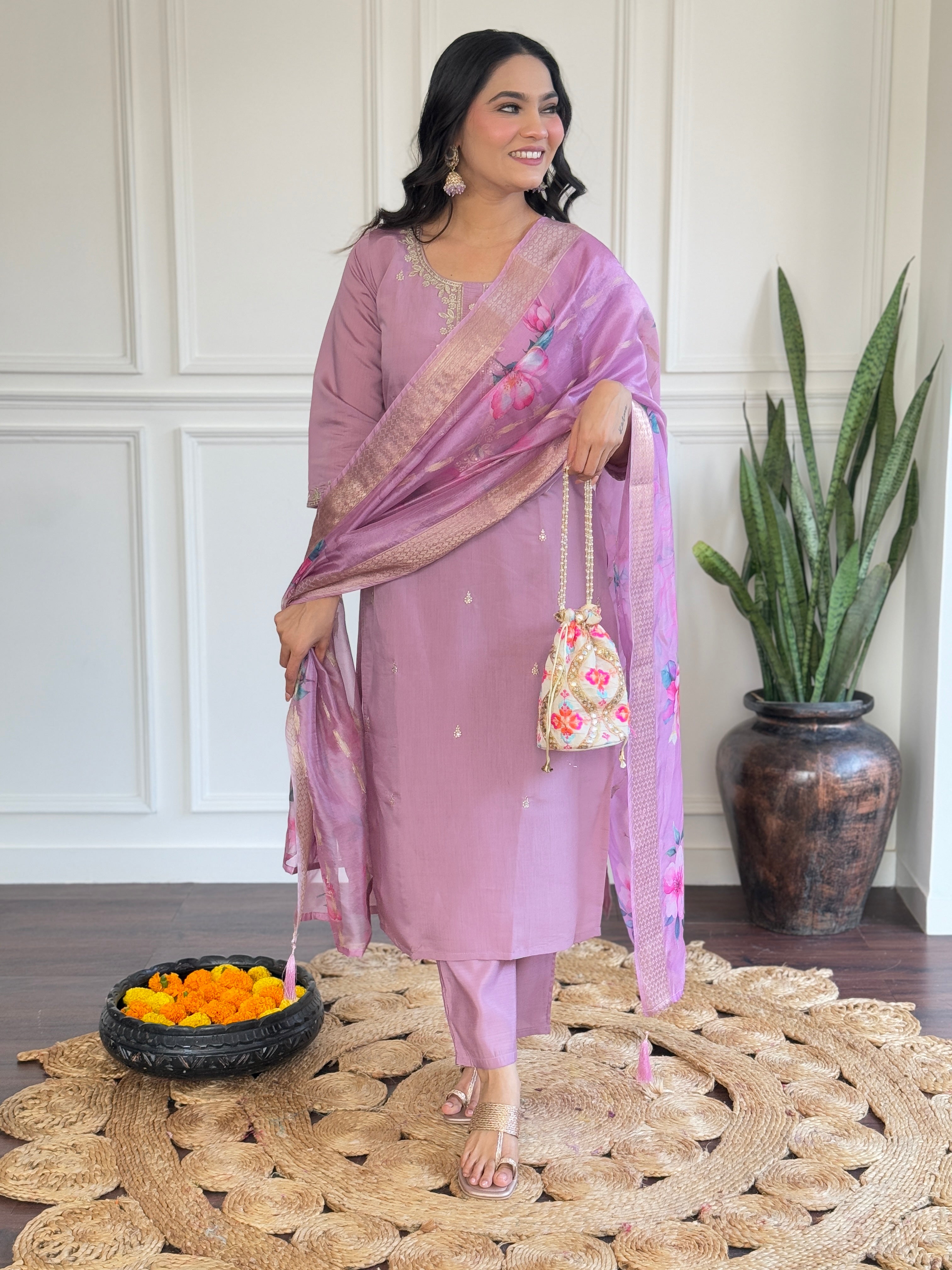 Women’s Lavender Embroidered Chanderi Kurta Set with Jacquard Butti Dupatta