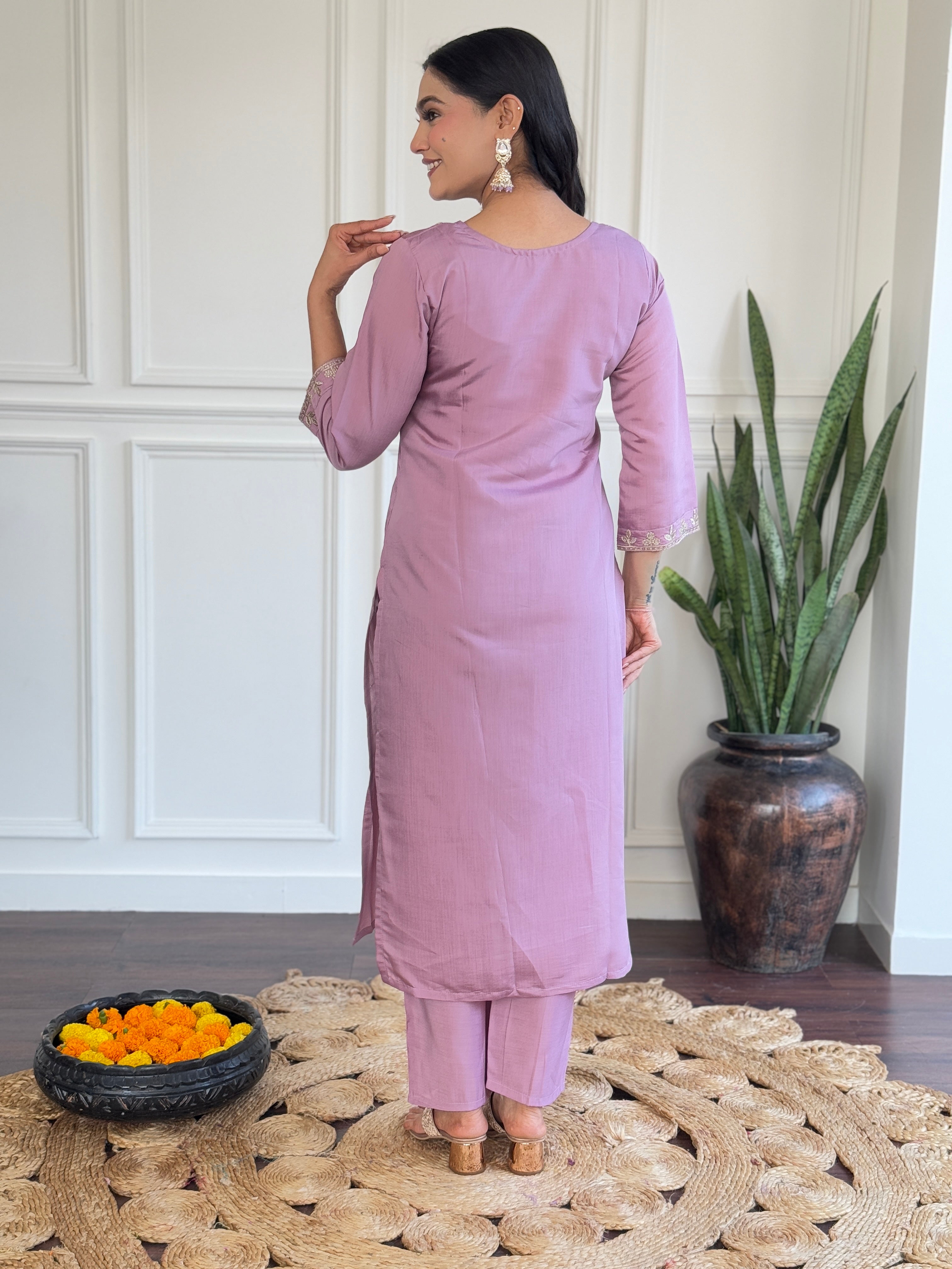 Women’s Lavender Embroidered Chanderi Kurta Set with Jacquard Butti Dupatta