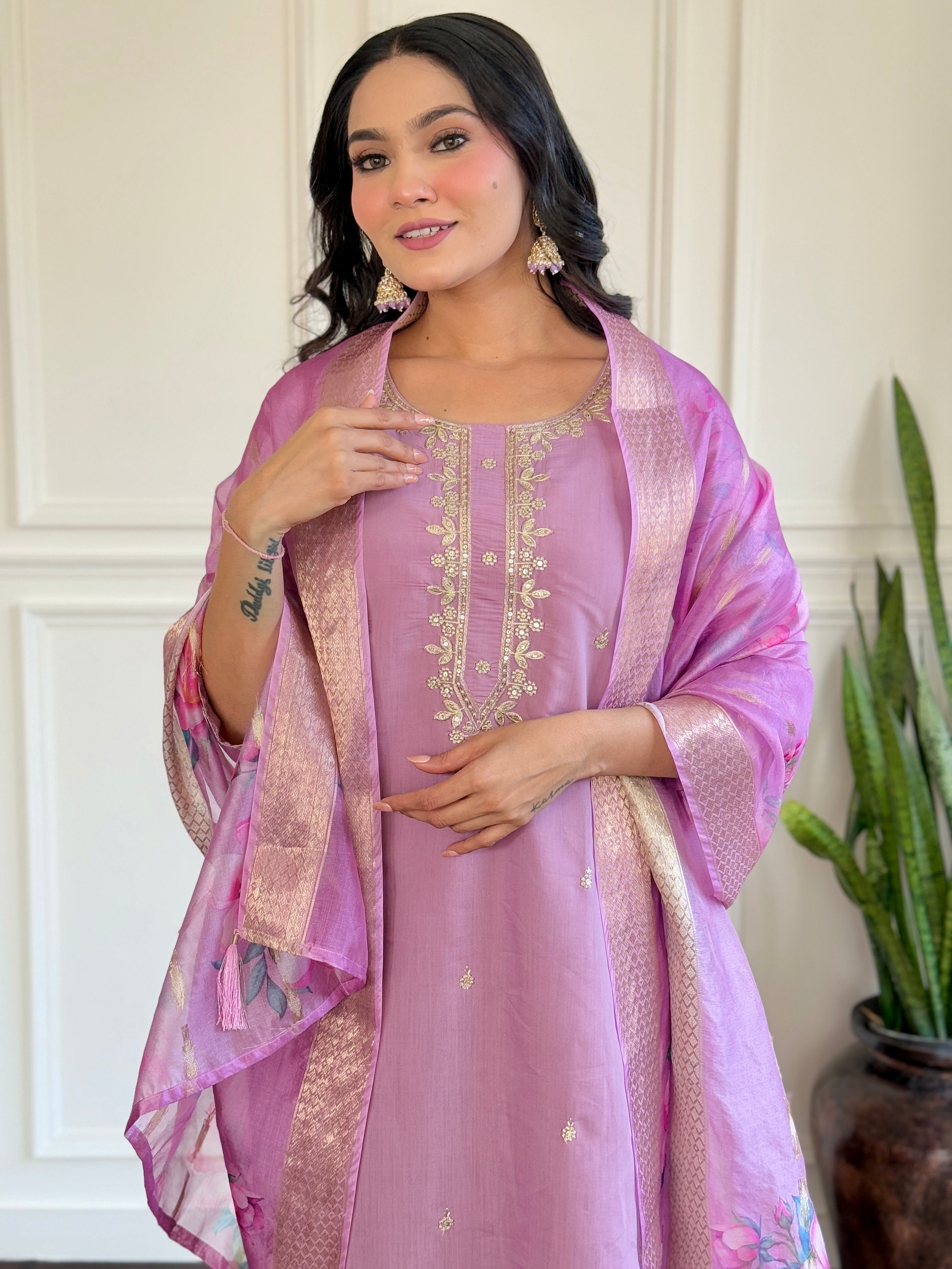 Women’s Lavender Embroidered Chanderi Kurta Set with Jacquard Butti Dupatta