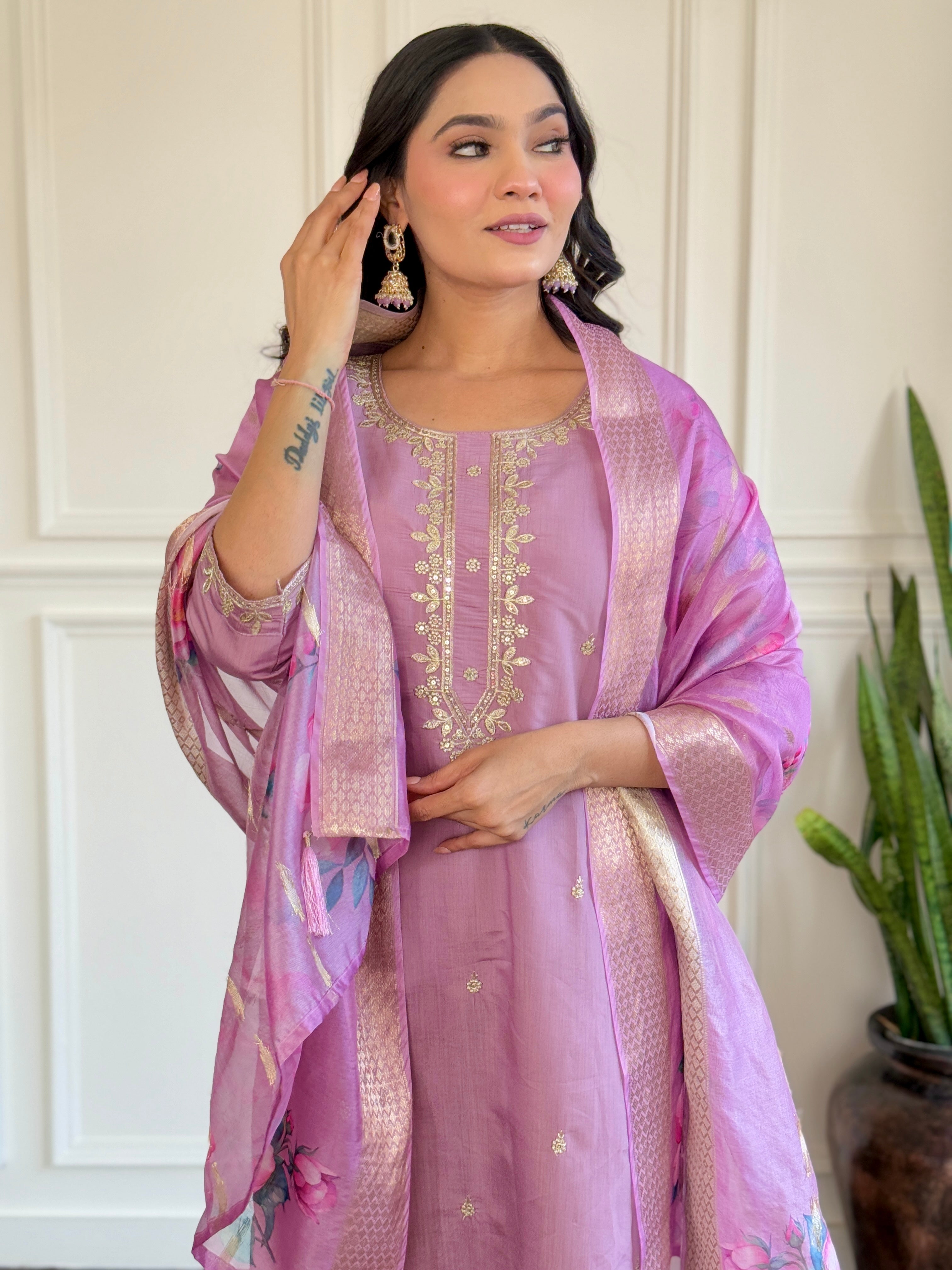 Women’s Lavender Embroidered Chanderi Kurta Set with Jacquard Butti Dupatta
