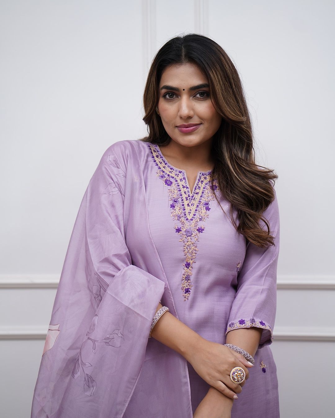 Women’s Lavender Soft Rayon Slub Embroidered Kurta Set with Chanderi Cotton Dupatta
