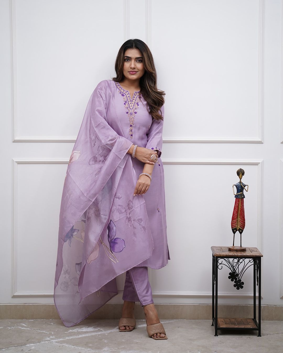 Women’s Lavender Soft Rayon Slub Embroidered Kurta Set with Chanderi Cotton Dupatta