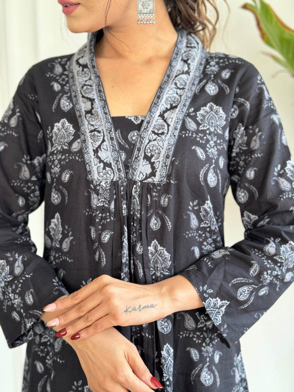 Traditional Black Floral Print Kurta Set with Dupatta, Long Sleeve Ethnic Dress, Silver Embroidered