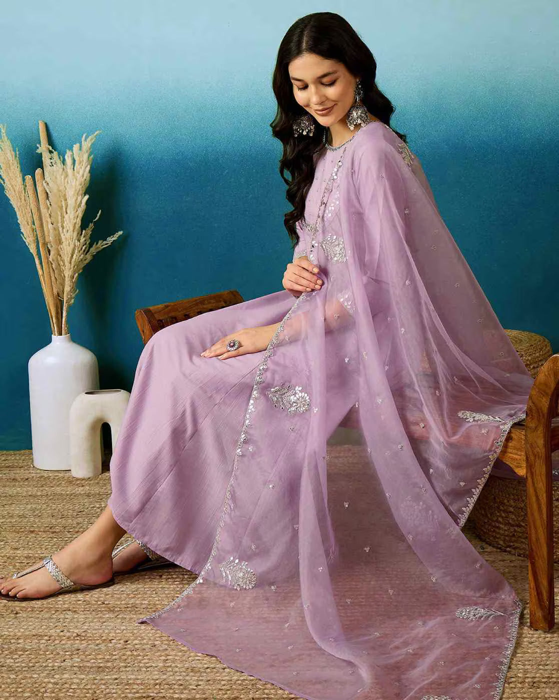 Women’s Lavender Silk Blend Embroidered Kurta Set with Soft Organza Dupatta