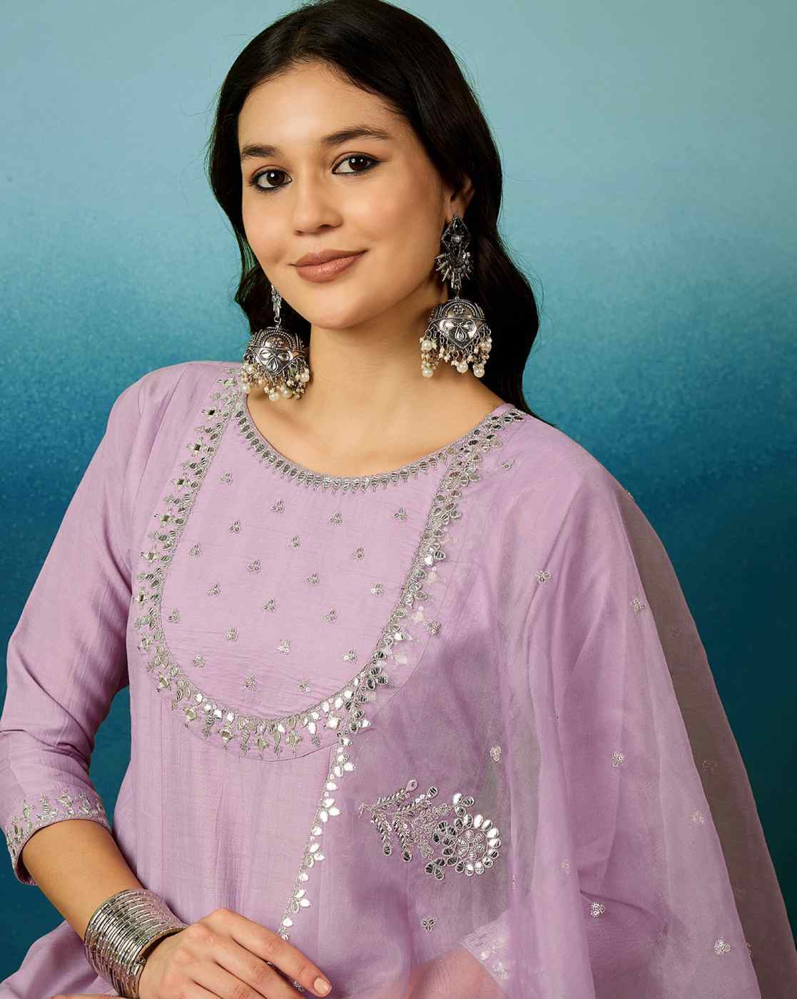 Women’s Lavender Silk Blend Embroidered Kurta Set with Soft Organza Dupatta