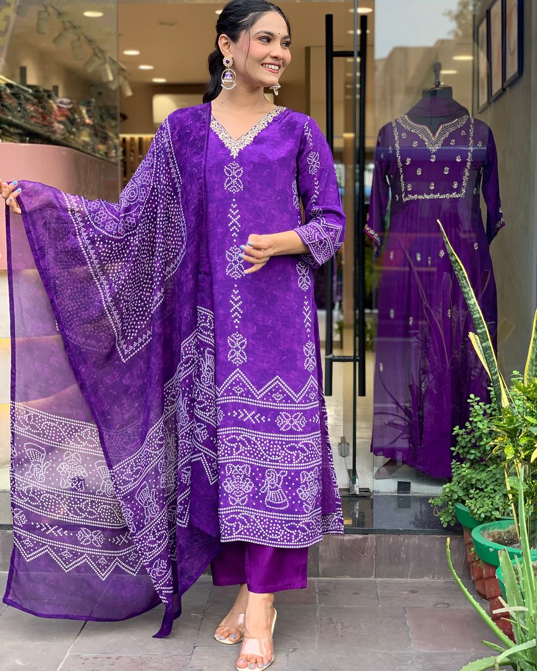 Traditional Bandhani Print Purple Cotton Kurta Set with Embroidered V-Neck & Straight Cut