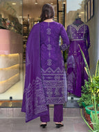 Traditional Bandhani Print Purple Cotton Kurta Set with Embroidered V-Neck & Straight Cut