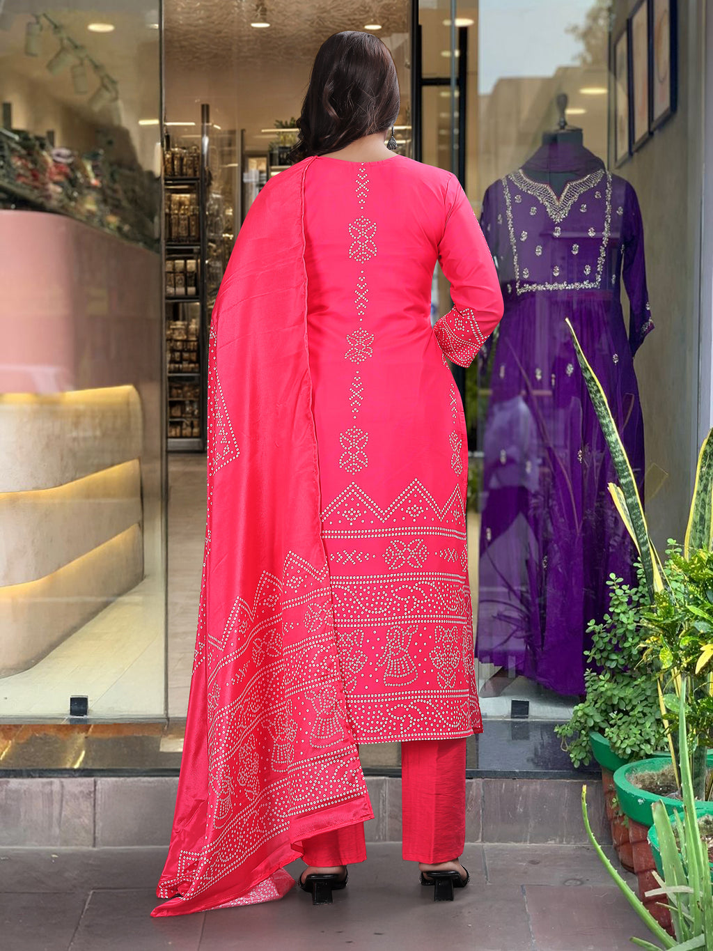 Traditional Bandhani Print Pink Cotton Kurta Set with Embroidered V-Neck & Straight Cut