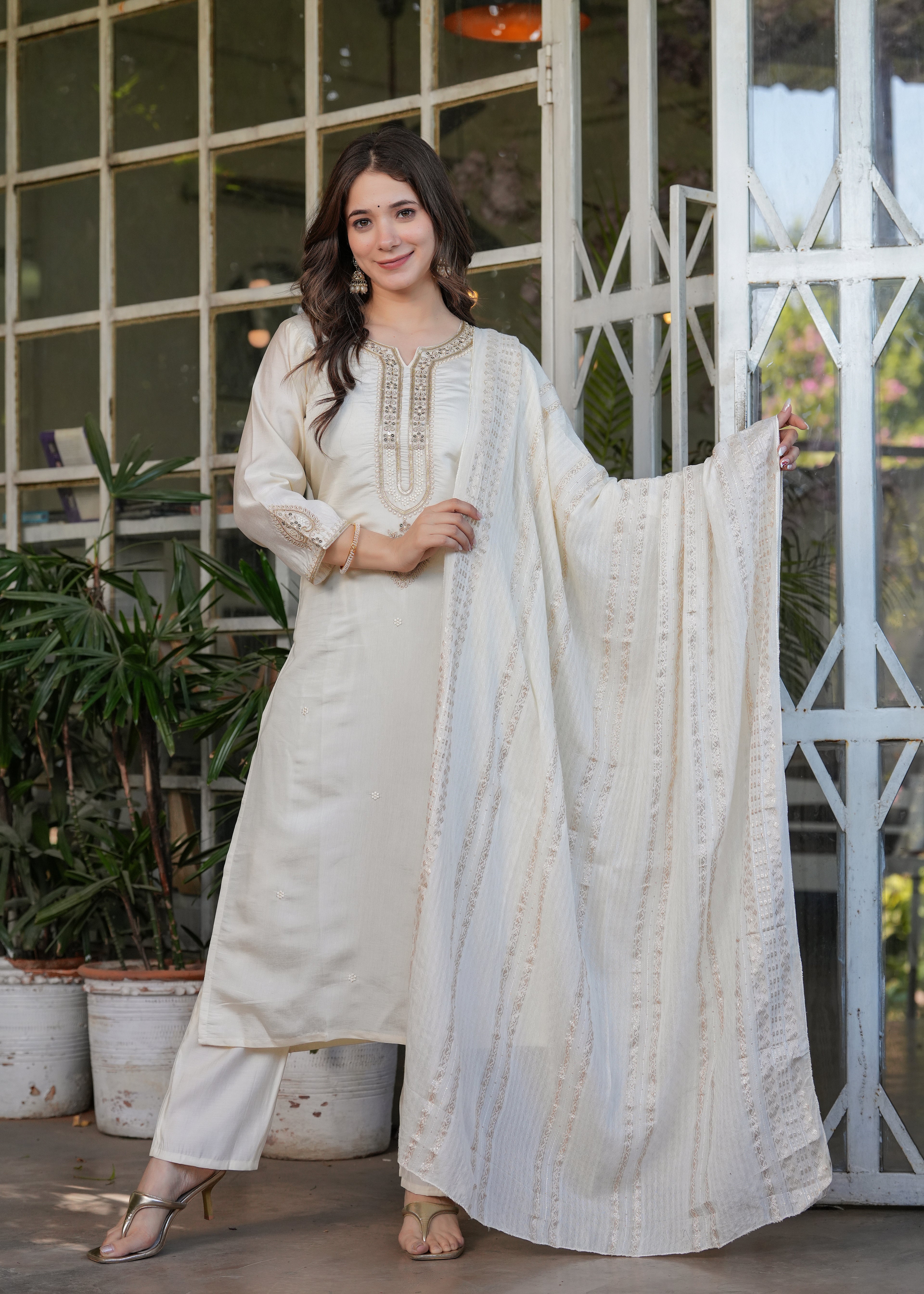 Women’s White Traditional Embroidered Kurta Set with Dupatta – 3-Piece Viscose Chanderi Ethnic Outfit