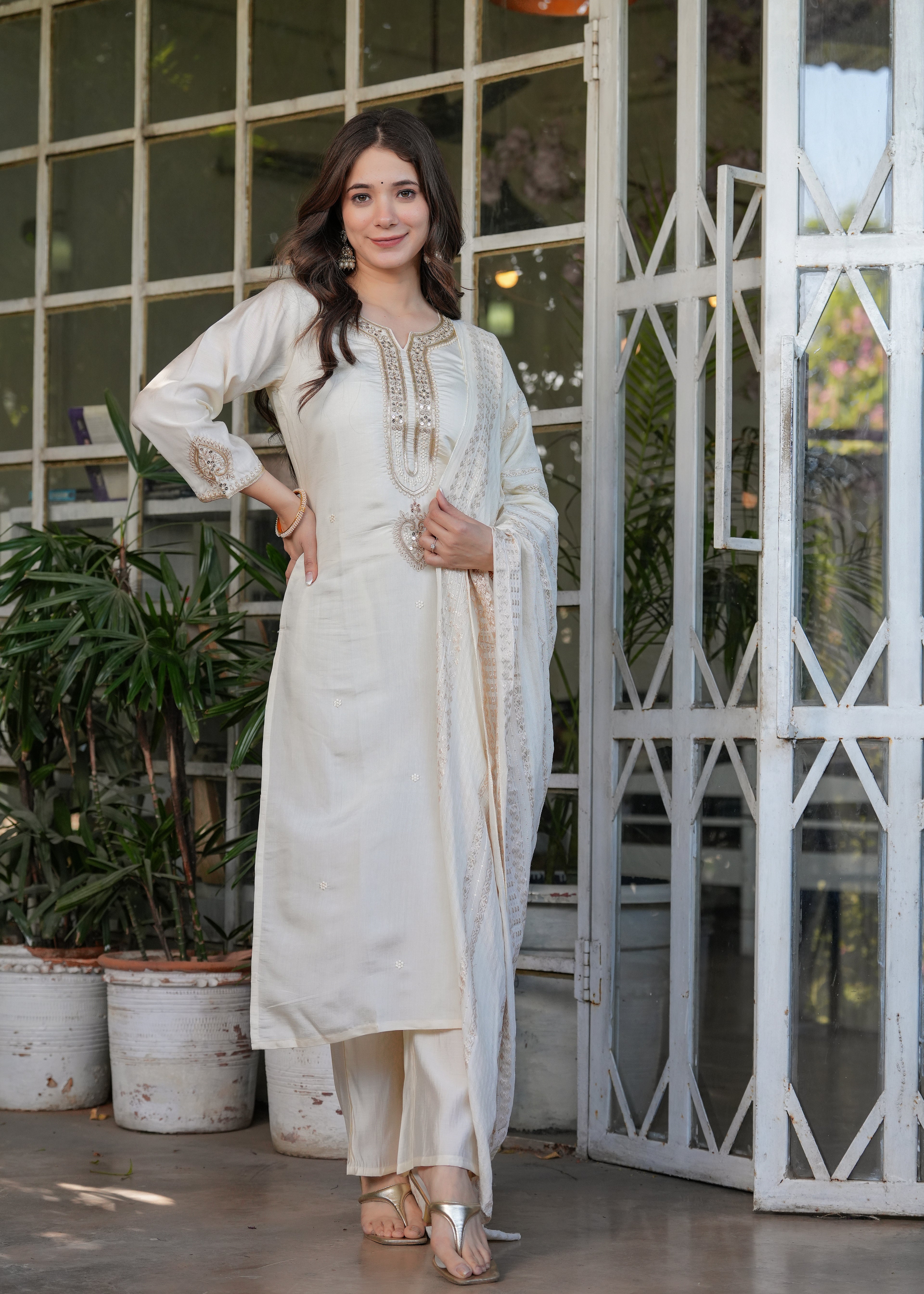 Women’s White Traditional Embroidered Kurta Set with Dupatta – 3-Piece Viscose Chanderi Ethnic Outfit