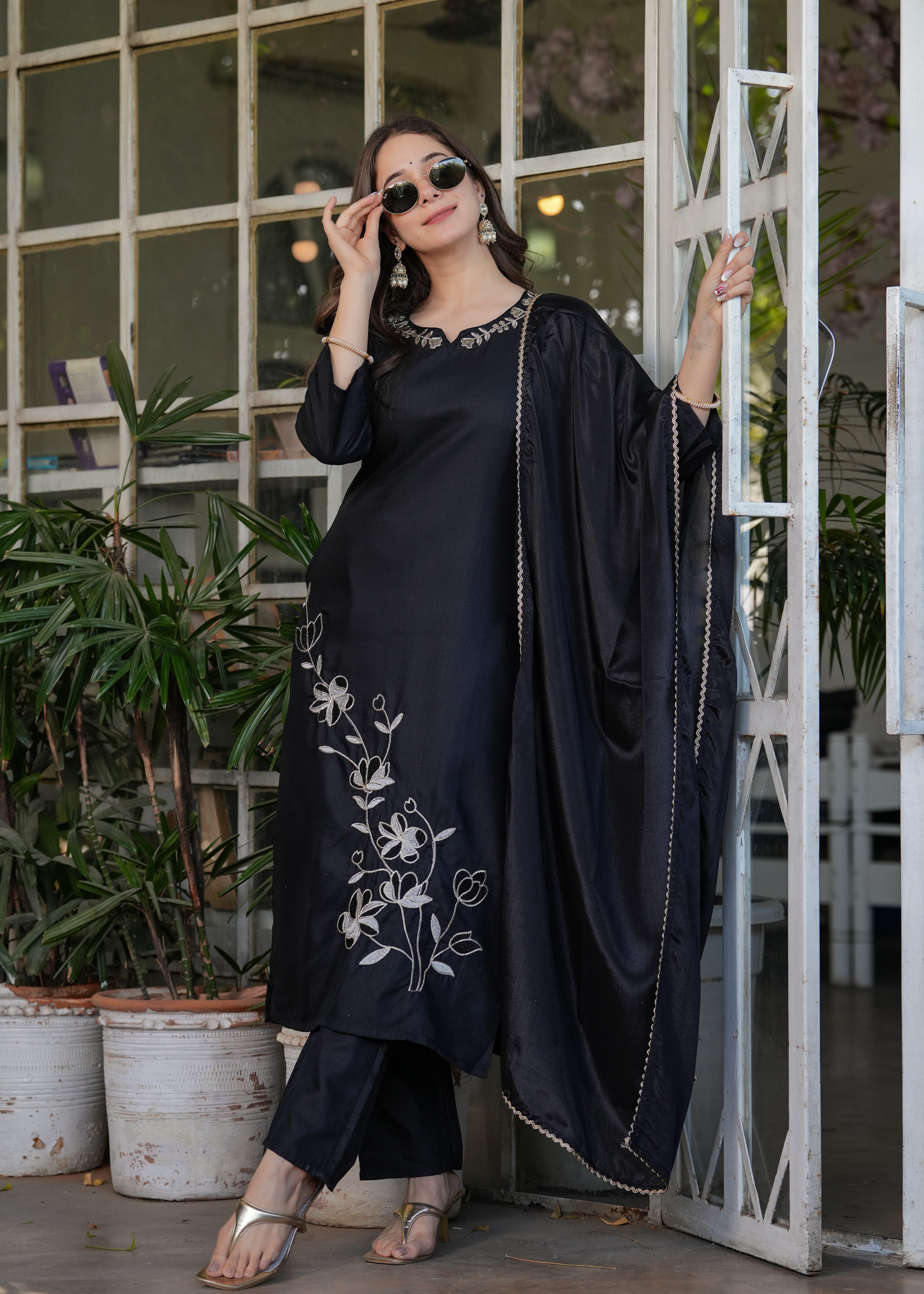 Women's Black Embroidered Kurta Set with Dupatta, Floral Design, Long Sleeves,Fabric Viscose Reyon