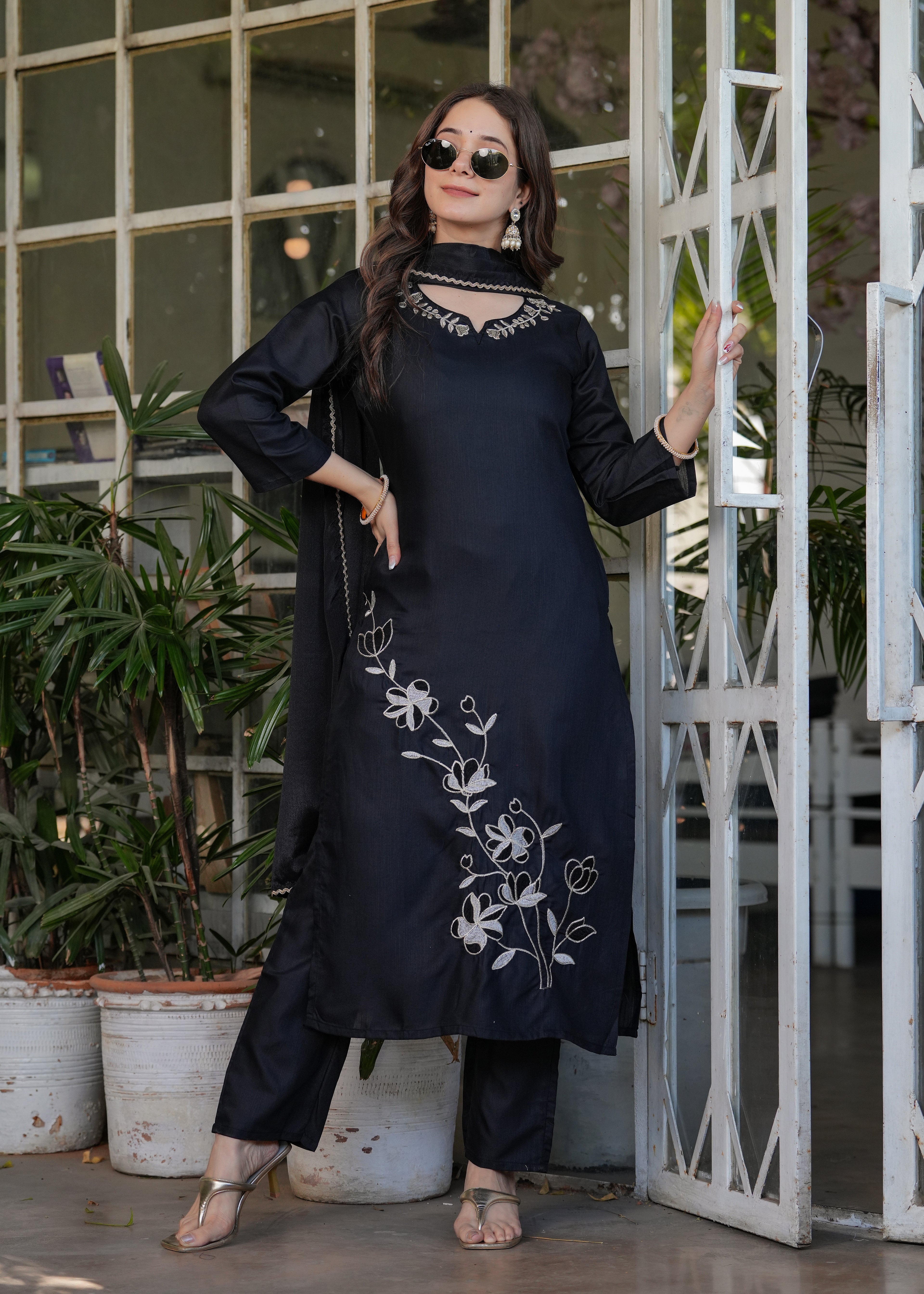 Women's Black Embroidered Kurta Set with Dupatta, Floral Design, Long Sleeves,Fabric Viscose Reyon