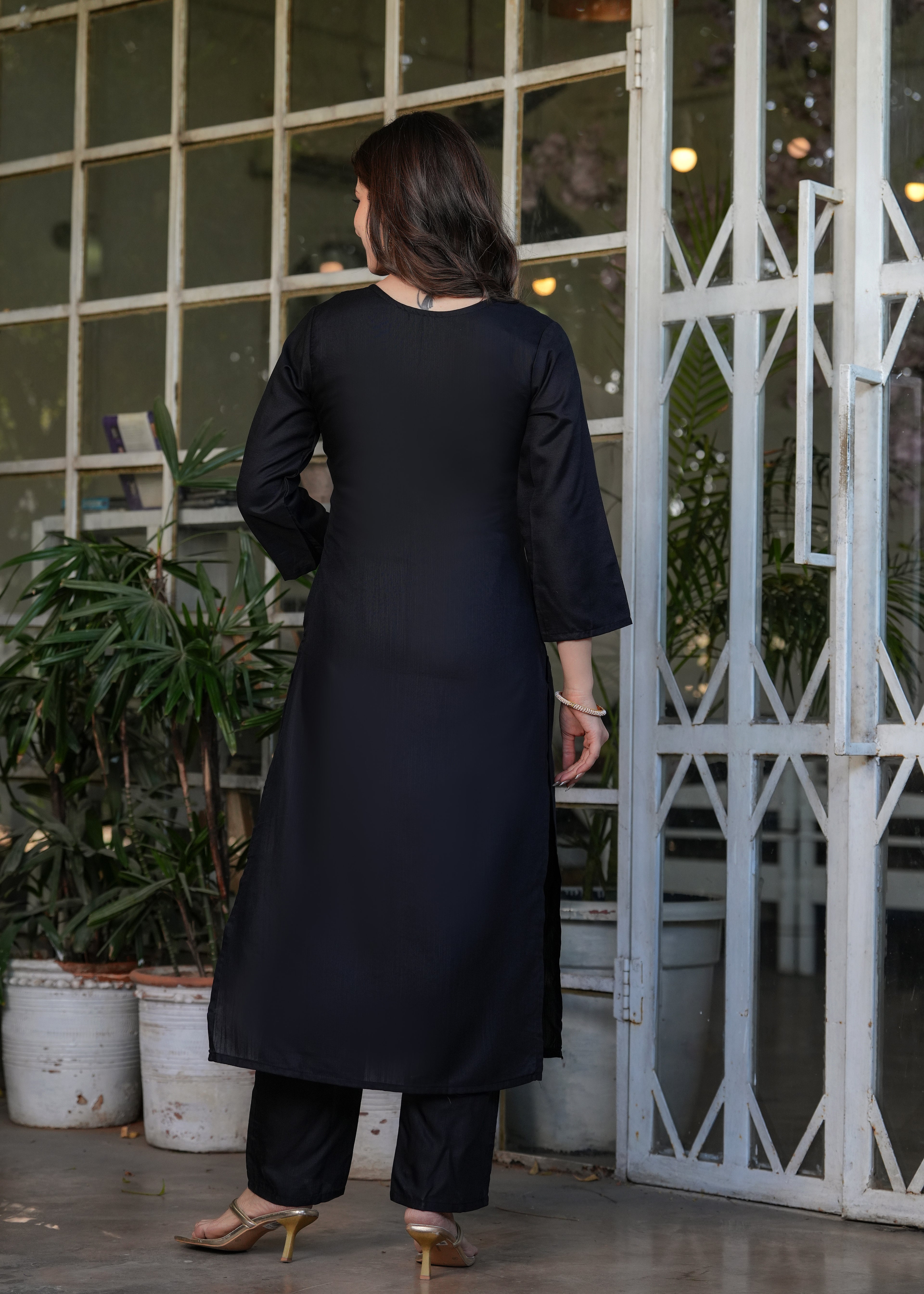 Women's Black Embroidered Kurta Set with Dupatta, Floral Design, Long Sleeves,Fabric Viscose Reyon