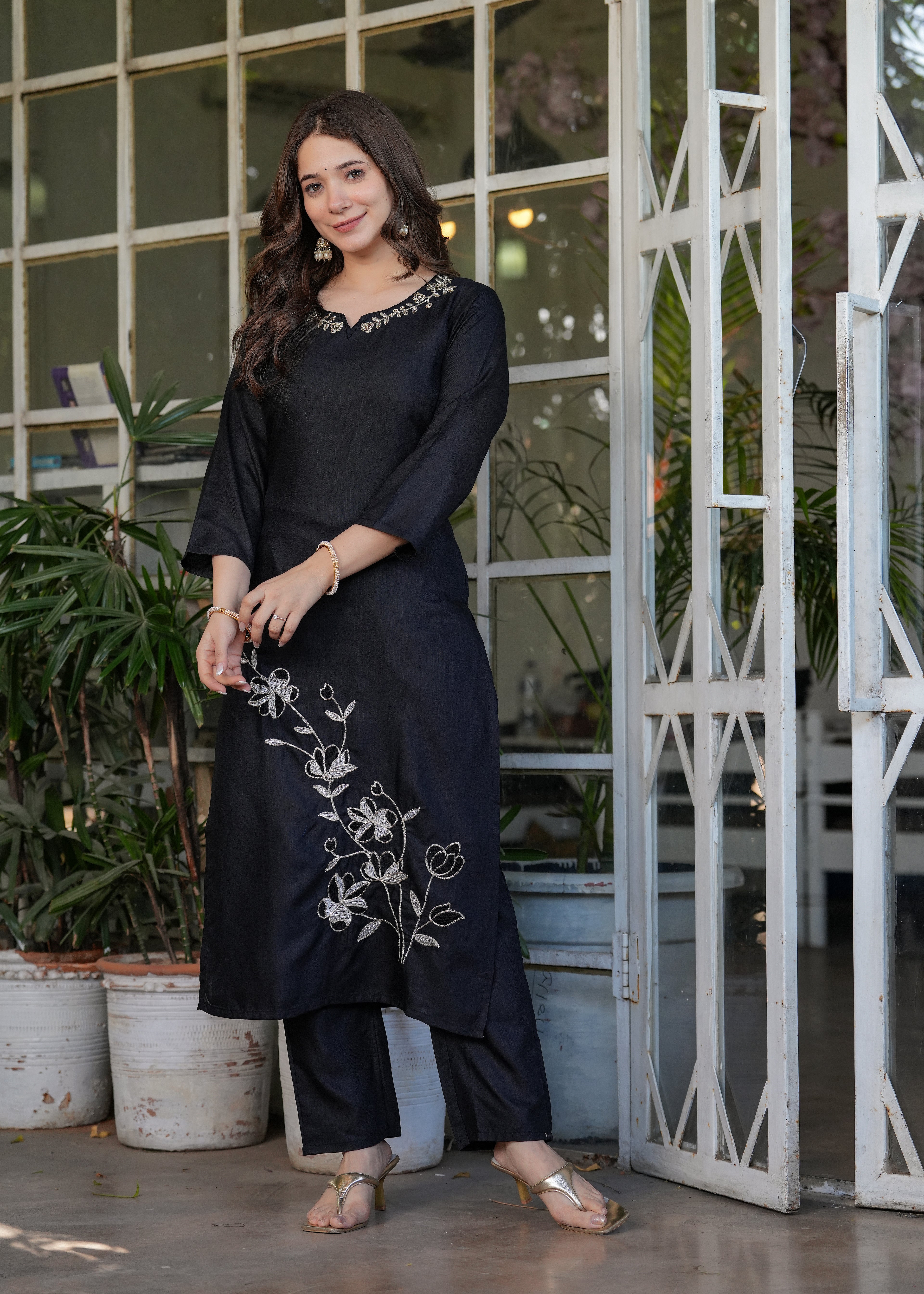 Women's Black Embroidered Kurta Set with Dupatta, Floral Design, Long Sleeves,Fabric Viscose Reyon