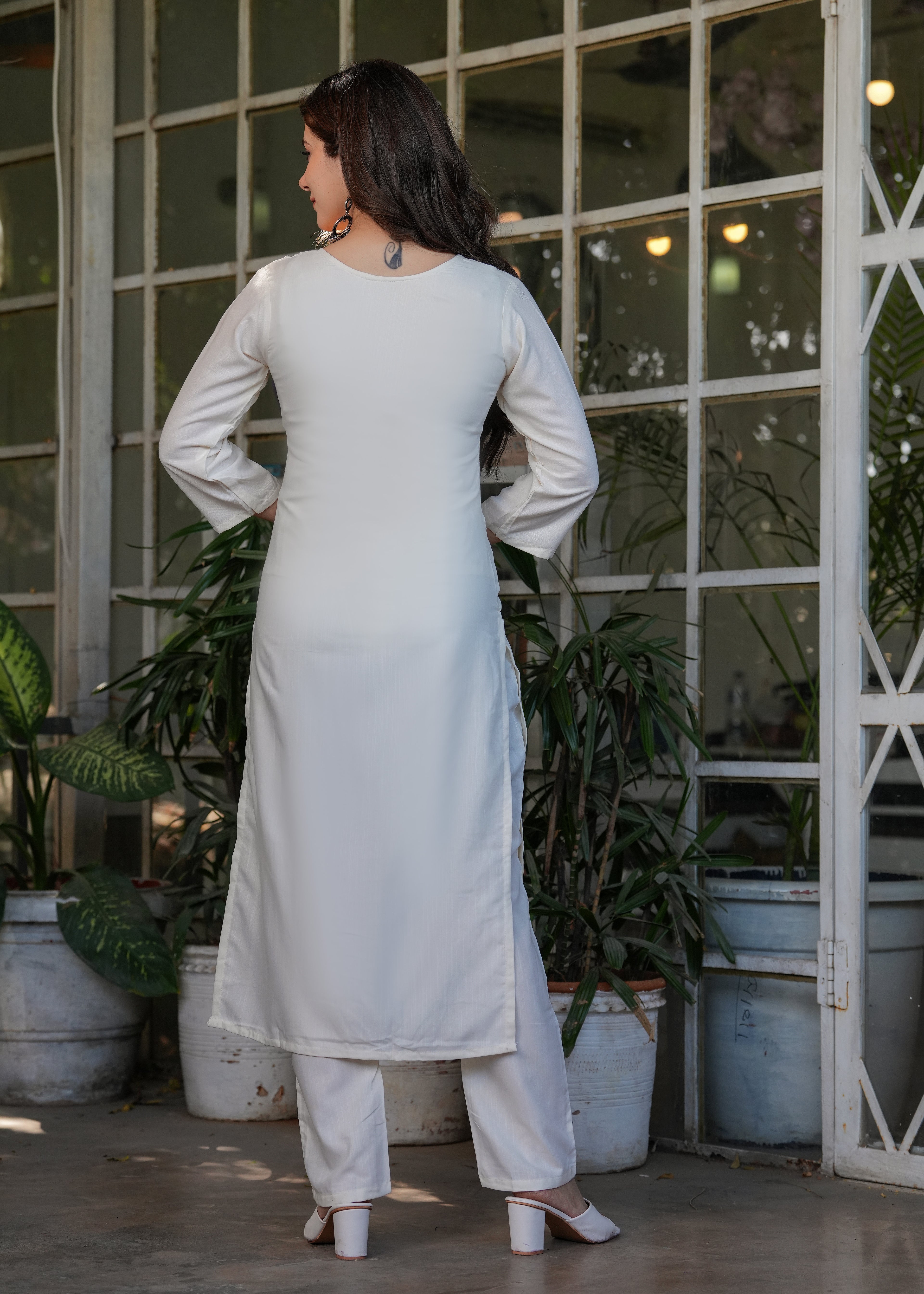 Women's White Embroidered Kurta Set with Dupatta, Floral Design, Long Sleeves,Fabric Viscose Reyon