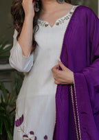 Women's White Embroidered Kurta Set with Dupatta, Floral Design, Long Sleeves,Fabric Viscose Reyon