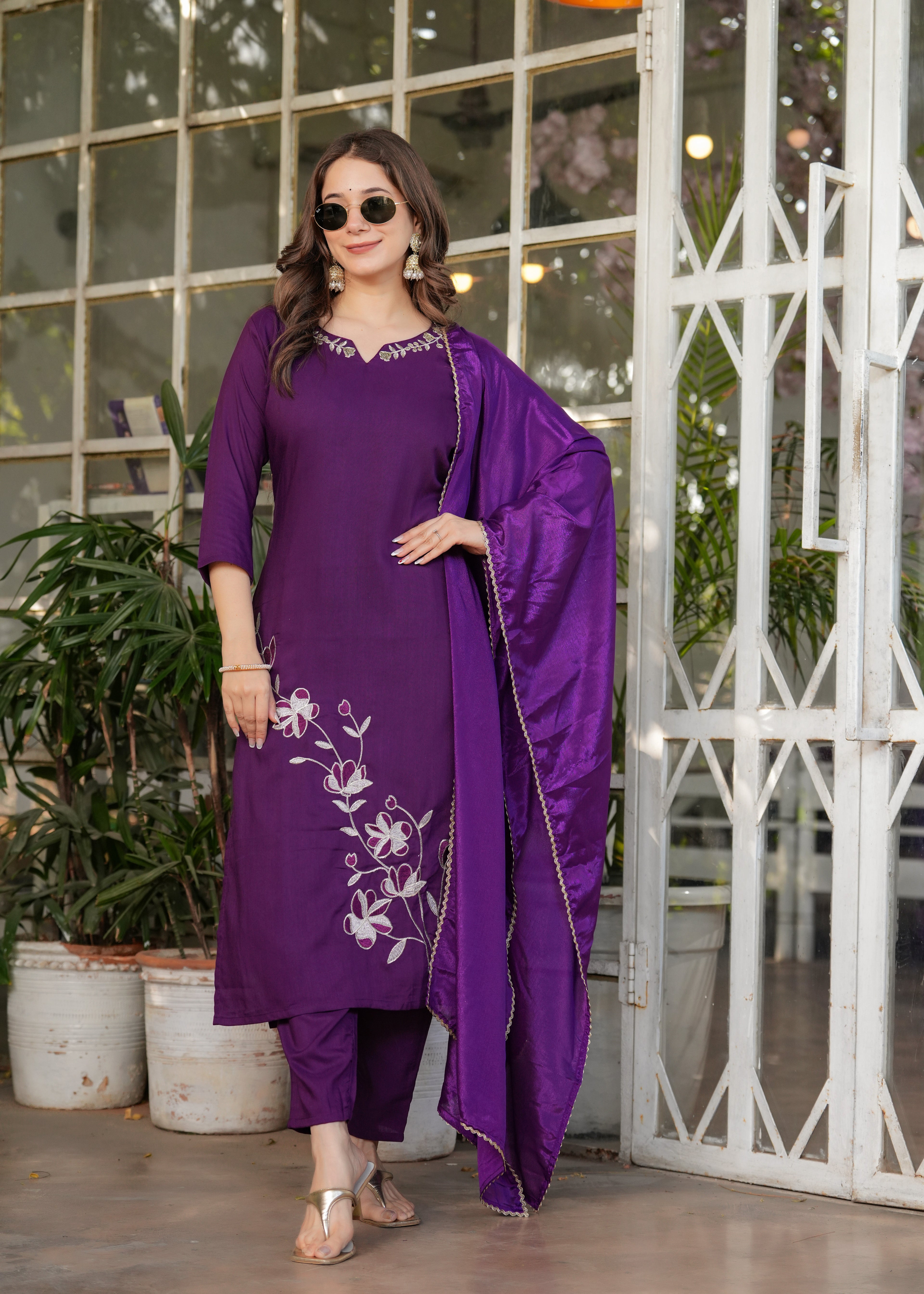 Women's Purple Embroidered Kurta Set with Dupatta, Floral Design, Long Sleeves,Fabric Viscose Reyon