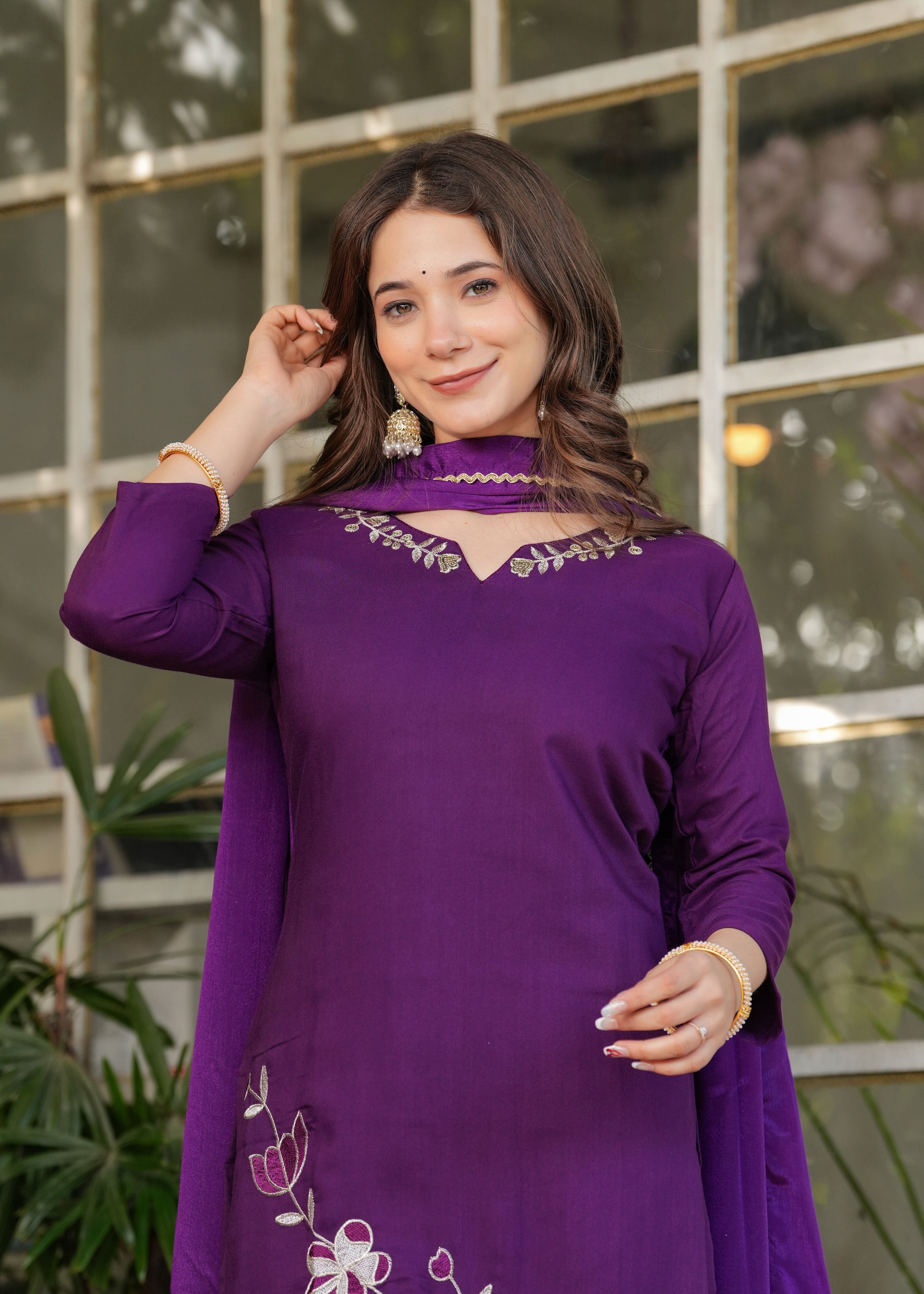 Women's Purple Embroidered Kurta Set with Dupatta, Floral Design, Long Sleeves,Fabric Viscose Reyon