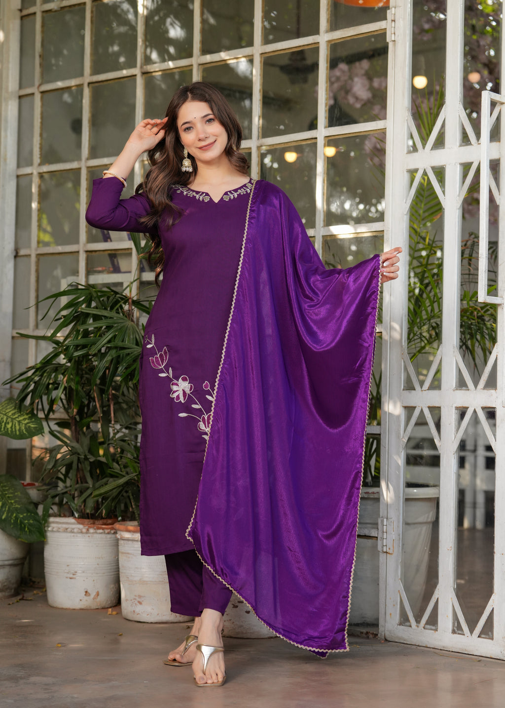 Women's Purple Embroidered Kurta Set with Dupatta, Floral Design, Long Sleeves,Fabric Viscose Reyon