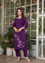 Women's Purple Embroidered Kurta Set with Dupatta, Floral Design, Long Sleeves,Fabric Viscose Reyon