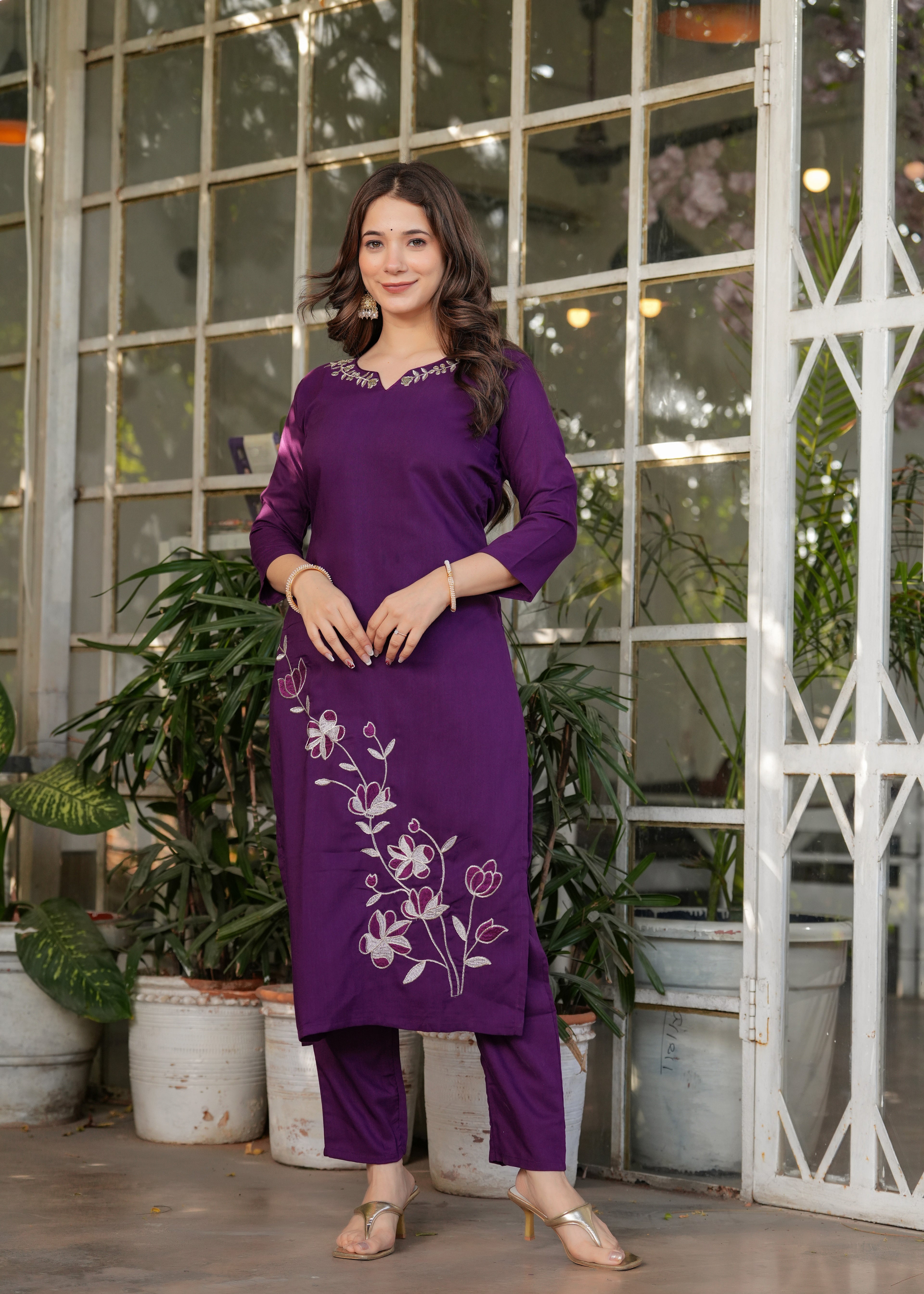 Women's Purple Embroidered Kurta Set with Dupatta, Floral Design, Long Sleeves,Fabric Viscose Reyon