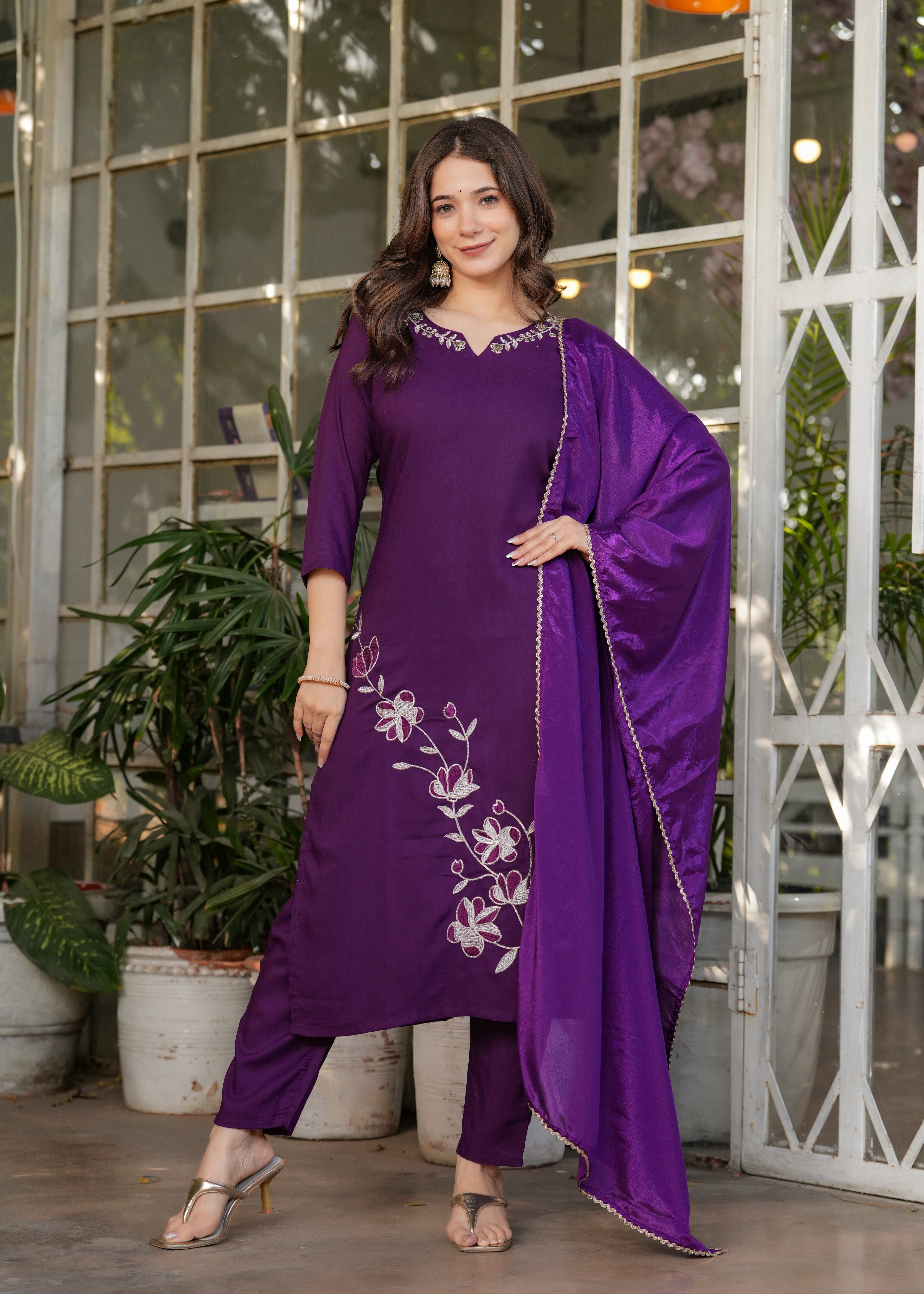 Women's Purple Embroidered Kurta Set with Dupatta, Floral Design, Long Sleeves,Fabric Viscose Reyon