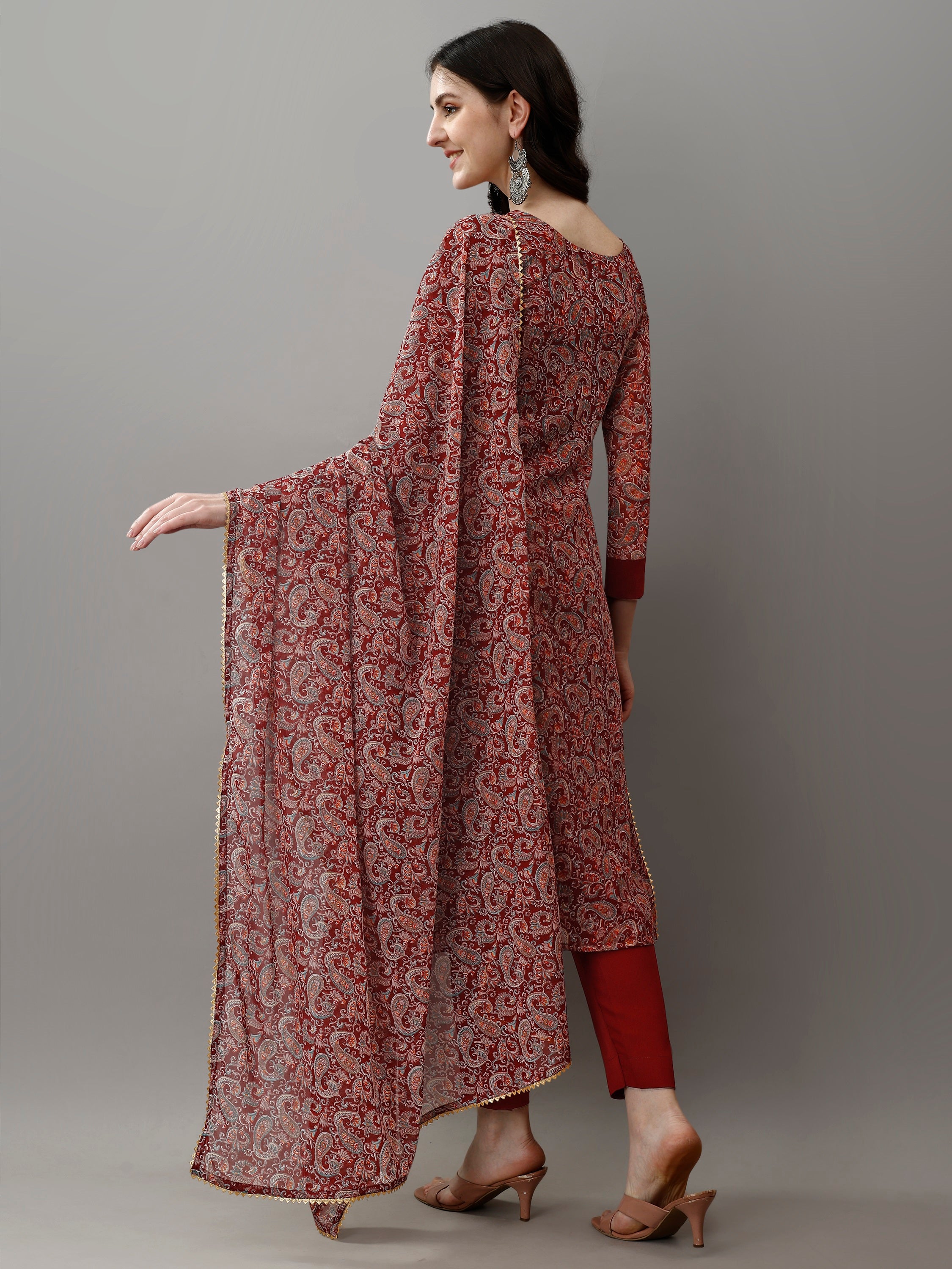 Women's Georgette Printed Kurta Set with Dupatta, Round Neck, Maroon, Regular Fit, 3/4 Sleeve