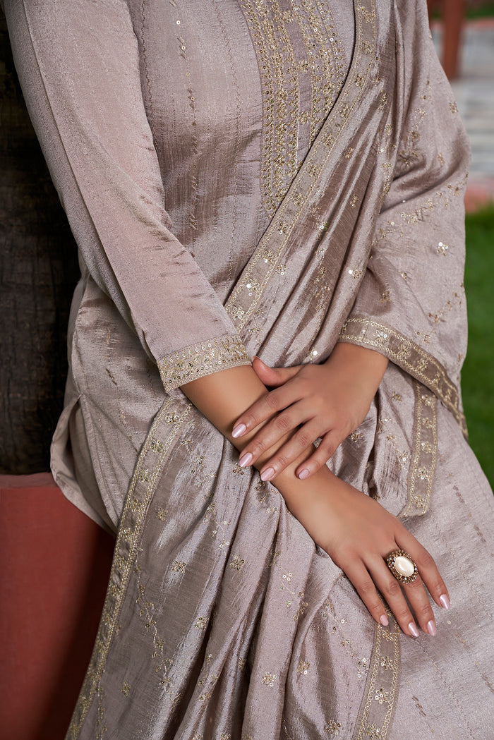 Elegant Vichitra Silk Kurta Set with Intricate Embroidery