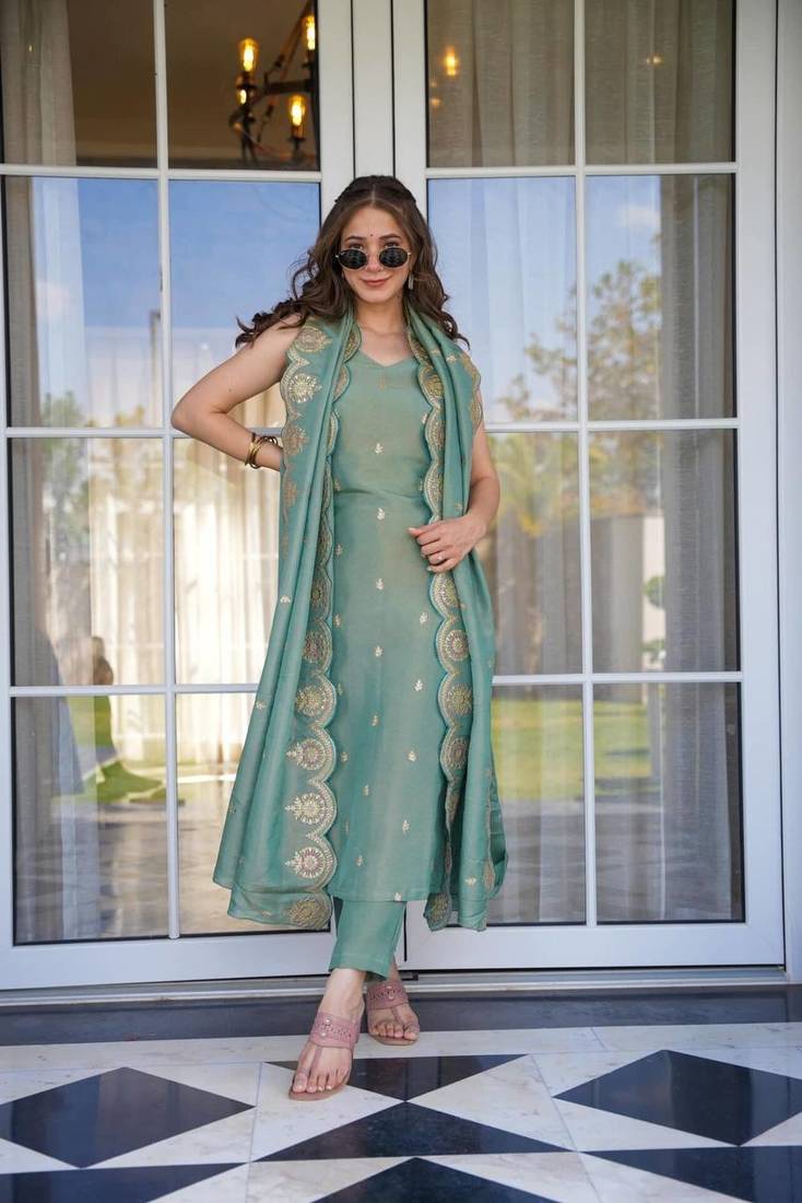Women’s Pista Green Viscose Zari Chanderi Embroidered Kurta Set with Dupatta