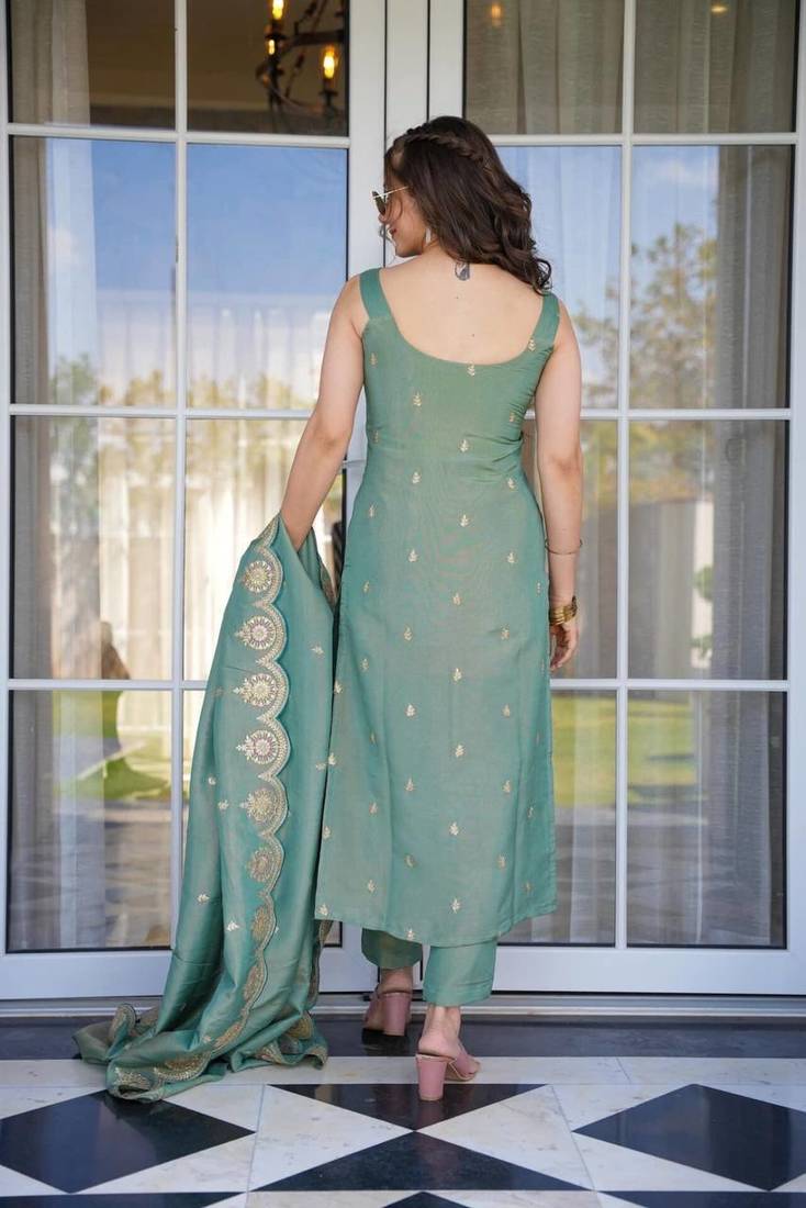 Women’s Pista Green Viscose Zari Chanderi Embroidered Kurta Set with Dupatta