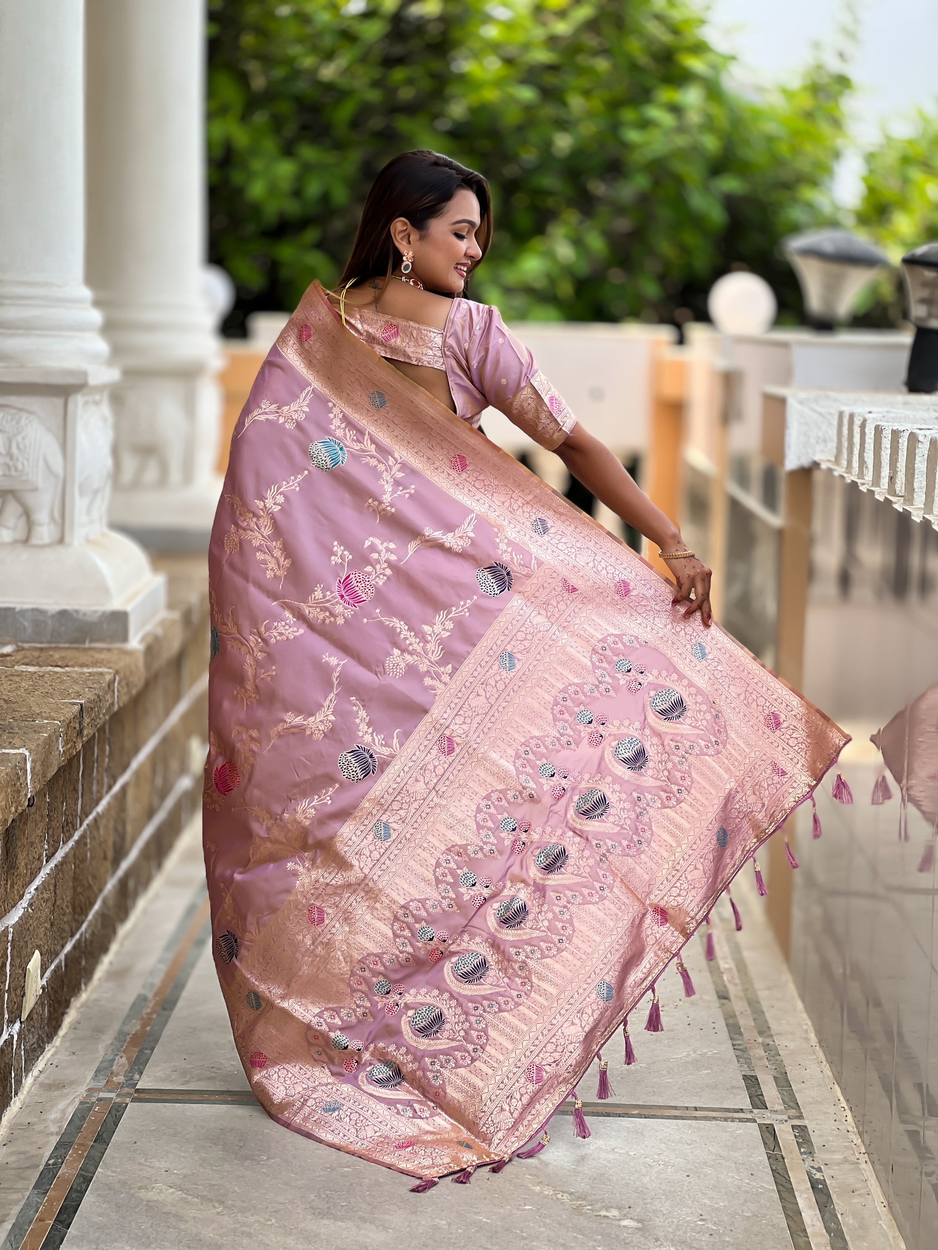 Lavender Designer Banarasi Silk Lavendar Saree for Women –  Woven Floral Saree with Blouse