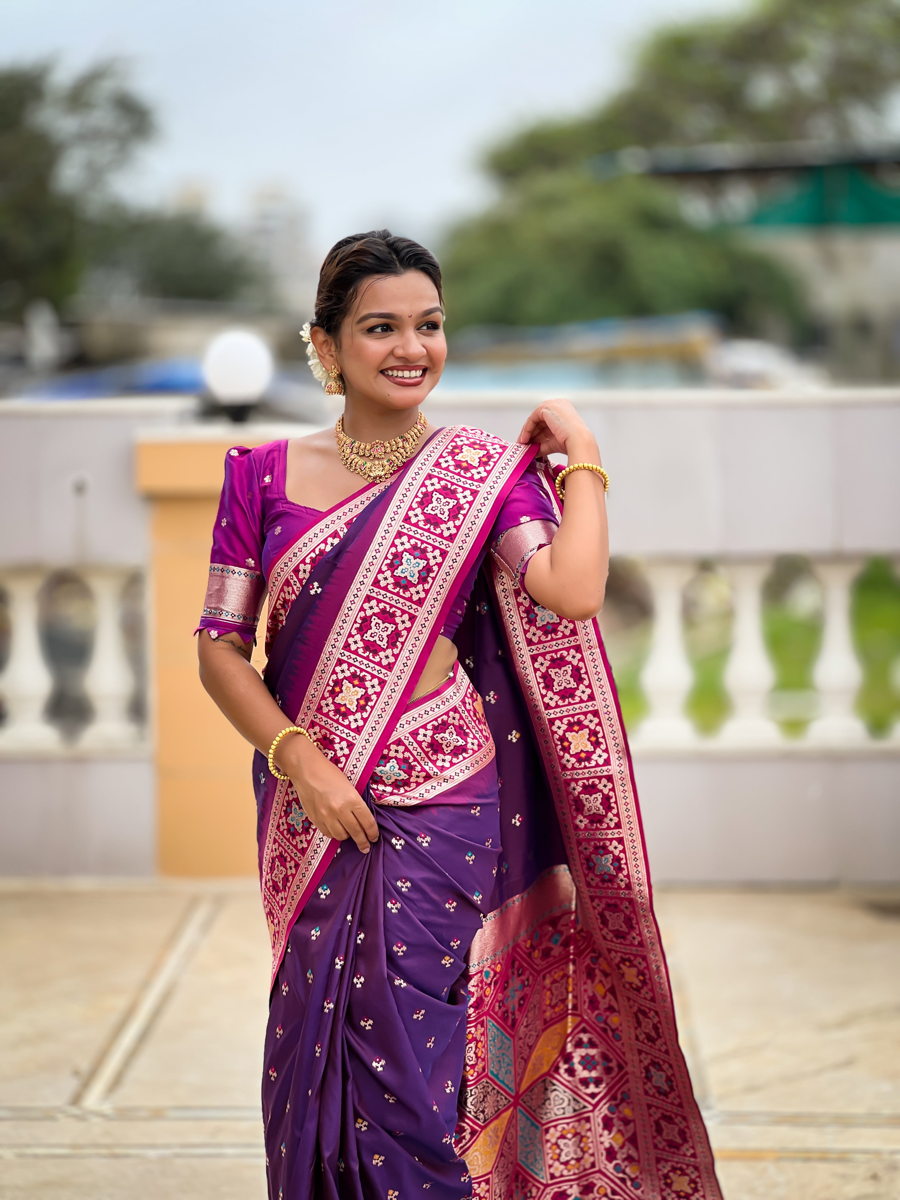Magenta Soft Banarasi Silk Saree with Meenakari Zari Weaving & Contrast Border