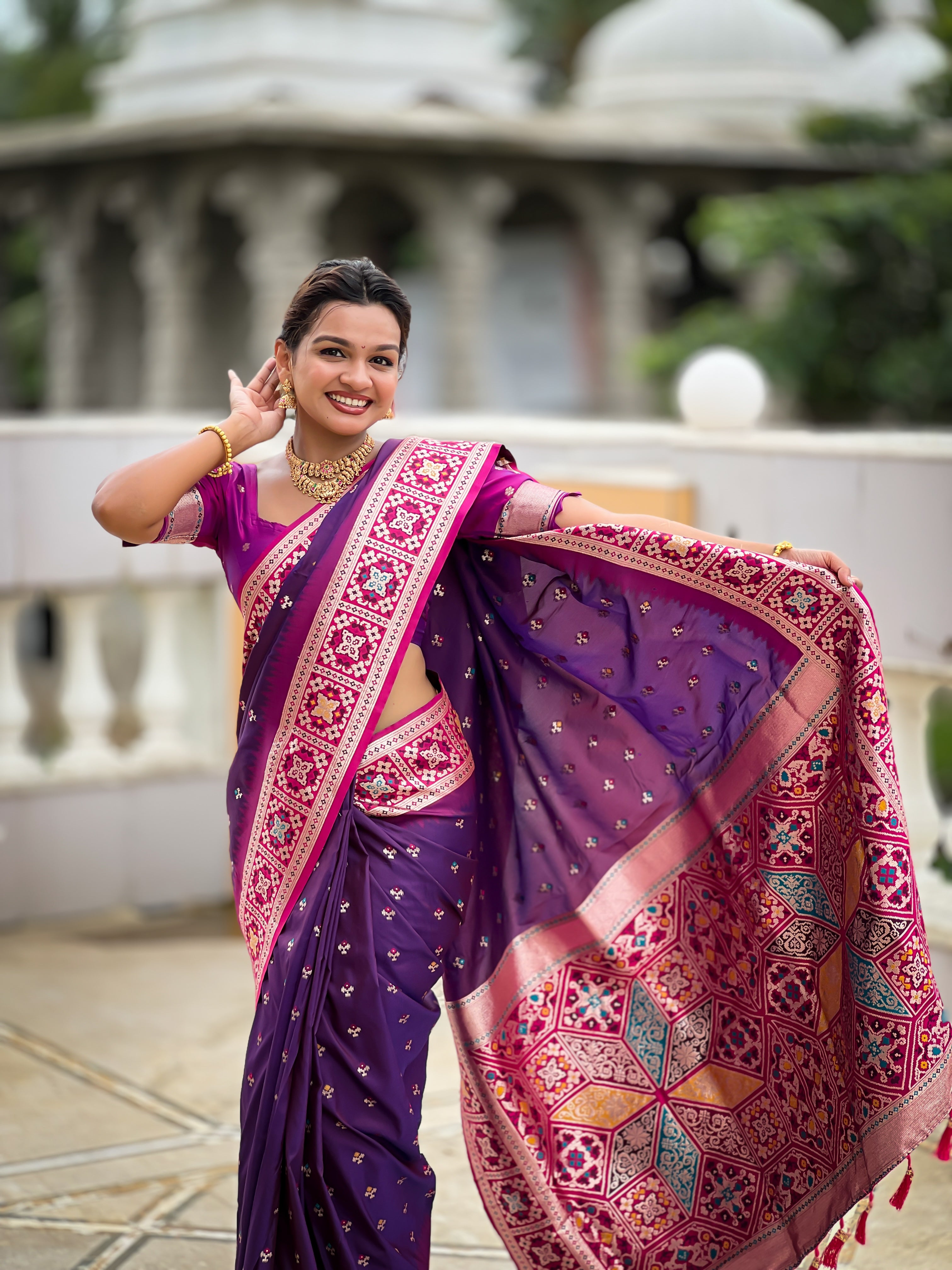 Magenta Soft Banarasi Silk Saree with Meenakari Zari Weaving & Contrast Border