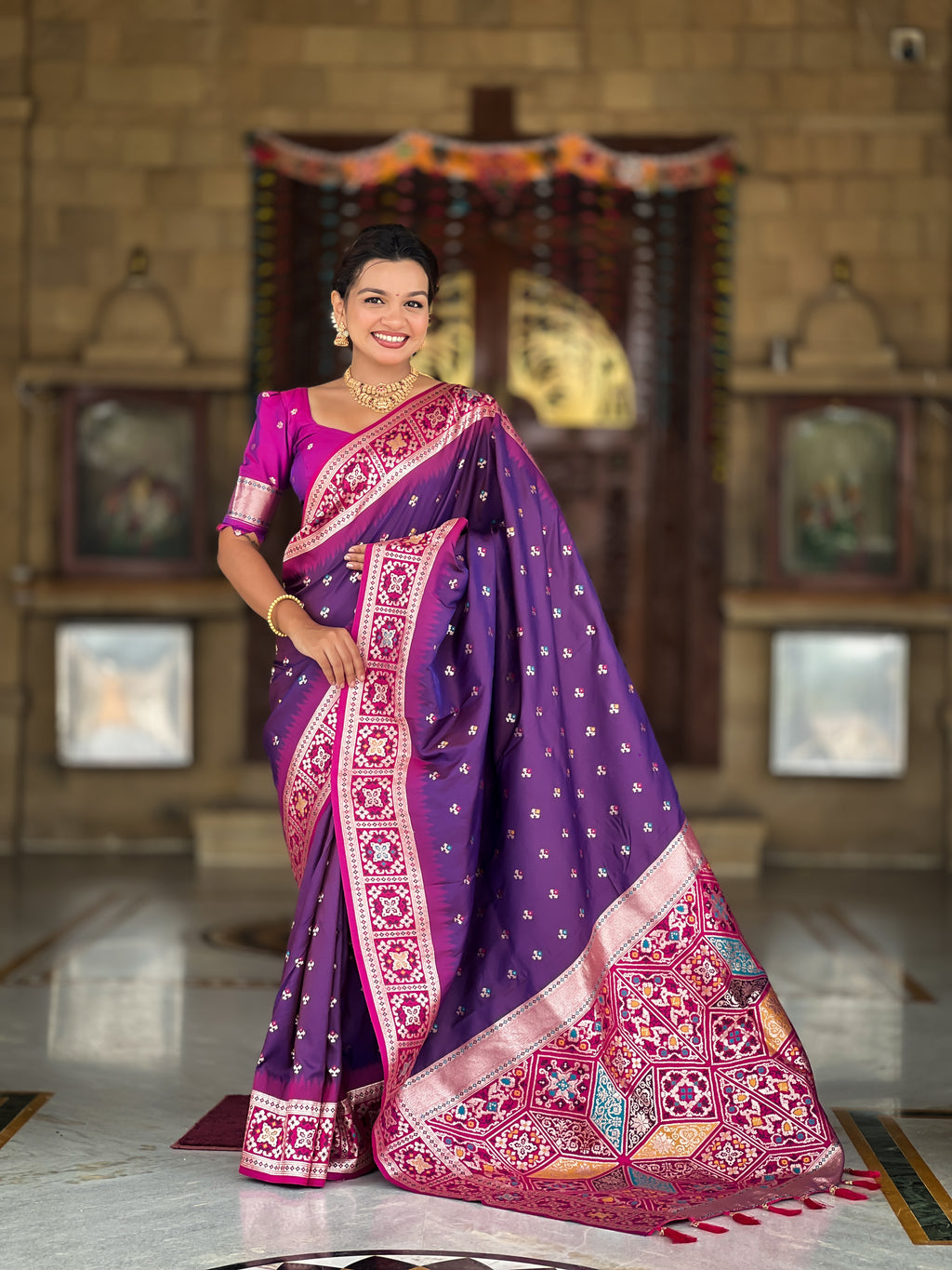 Magenta Soft Banarasi Silk Saree with Meenakari Zari Weaving & Contrast Border