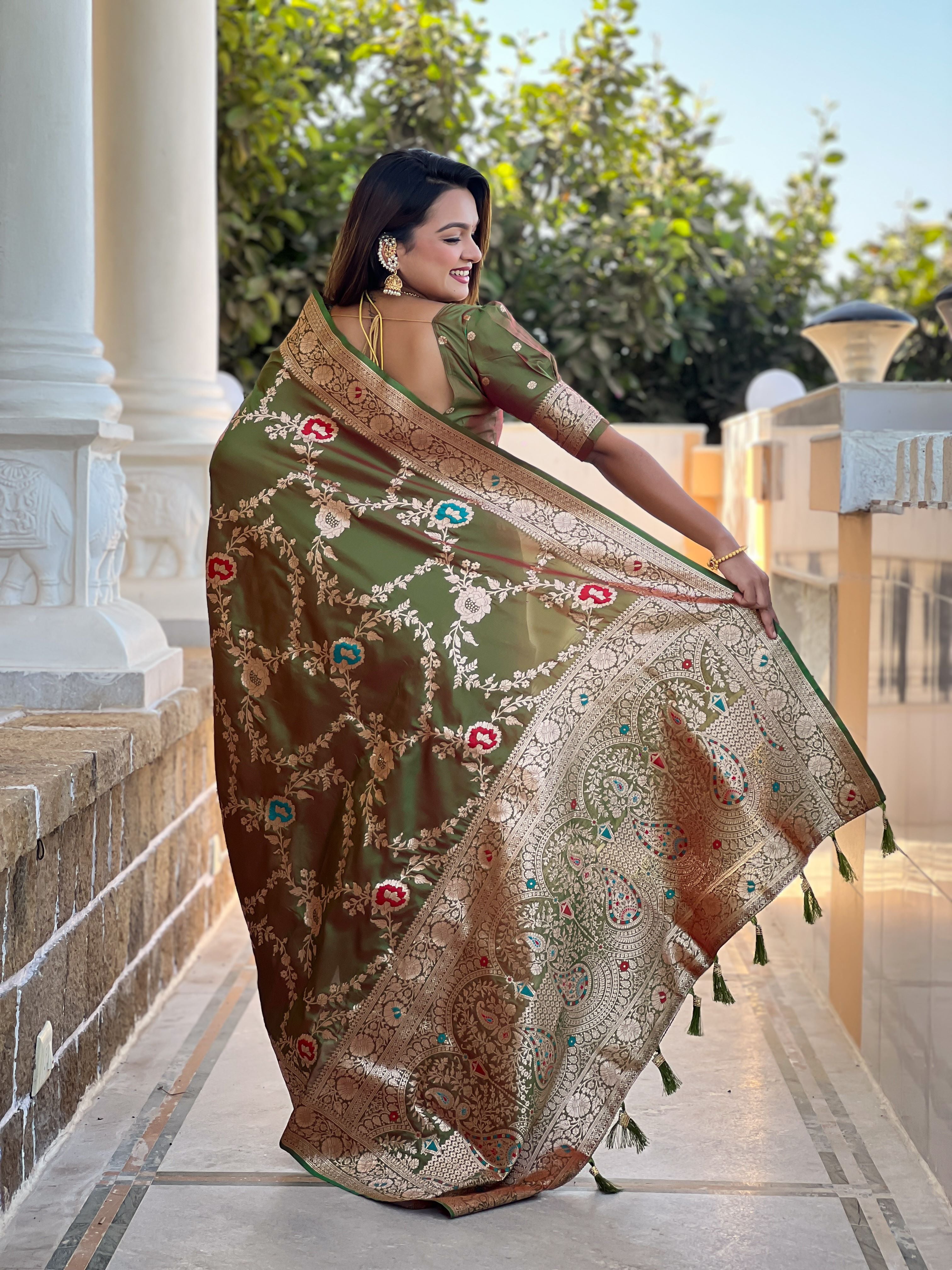 Mahendi Varni Fabrics Women Floral Banarasi Silk Woven Saree comes With Matching Blouse