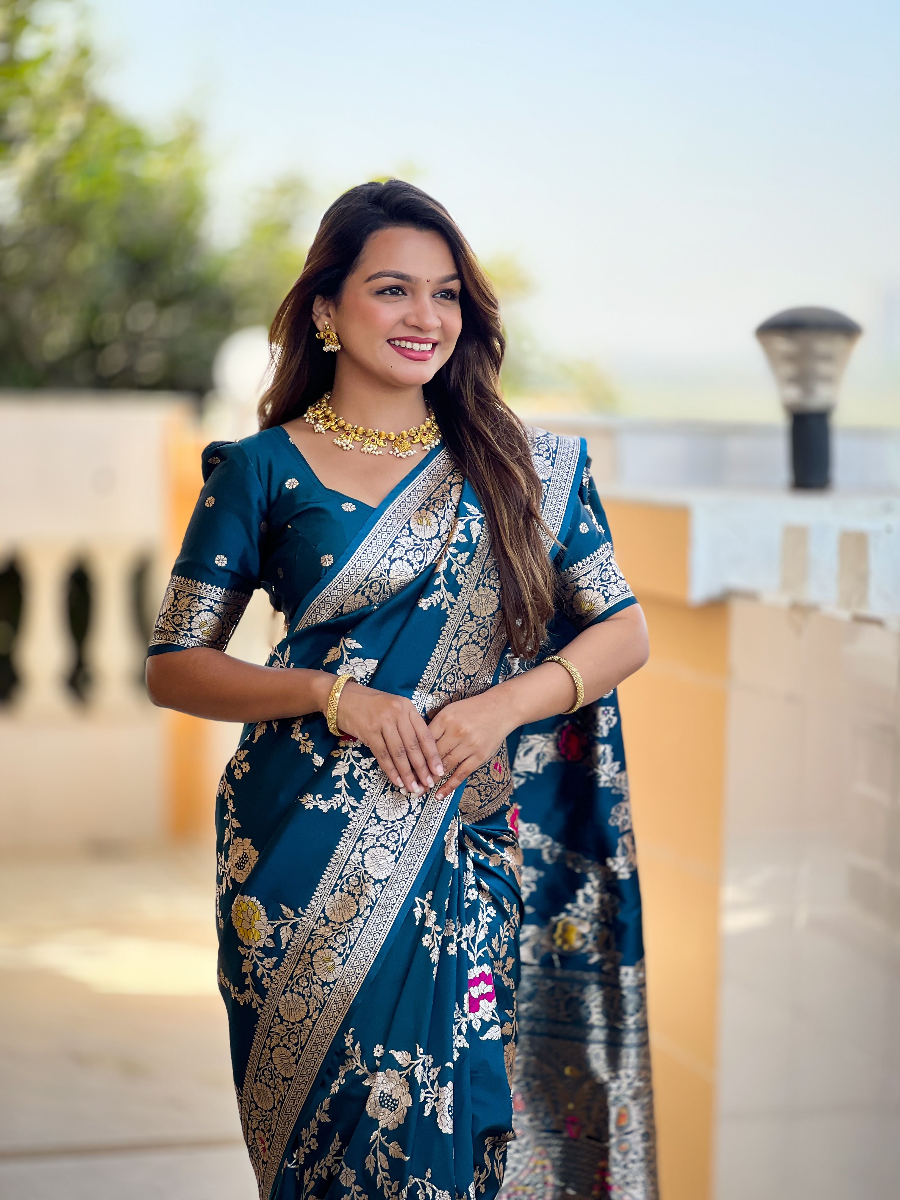 Morpeach Varni Fabrics Women Floral Banarasi Silk Woven Saree comes With Matching Blouse